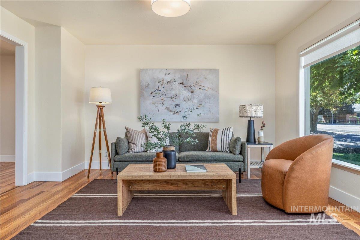 2710 N 28th St, Boise, Idaho 83703, 4 Bedrooms, 2 Bathrooms, Residential For Sale, Price $699,900,MLS 98999620