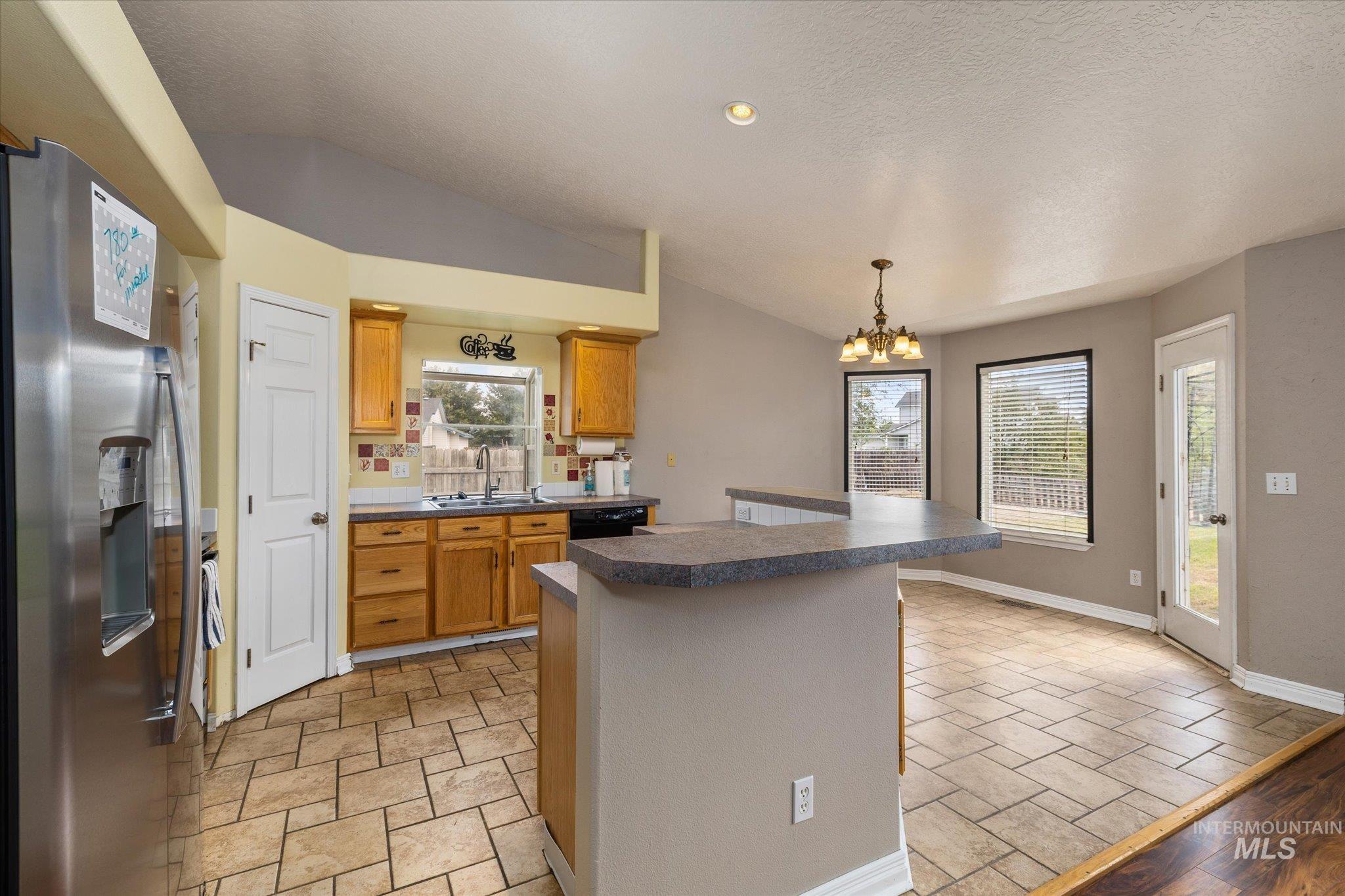16842 Live Oak Pl, Caldwell, Idaho 83607, 3 Bedrooms, 2 Bathrooms, Residential For Sale, Price $360,000,MLS 98999624