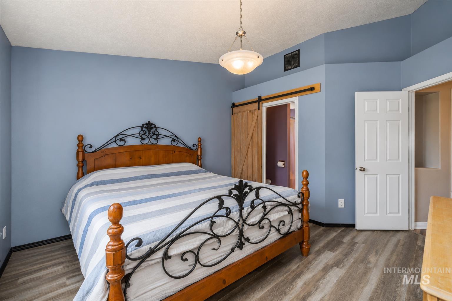 16842 Live Oak Pl, Caldwell, Idaho 83607, 3 Bedrooms, 2 Bathrooms, Residential For Sale, Price $360,000,MLS 98999624