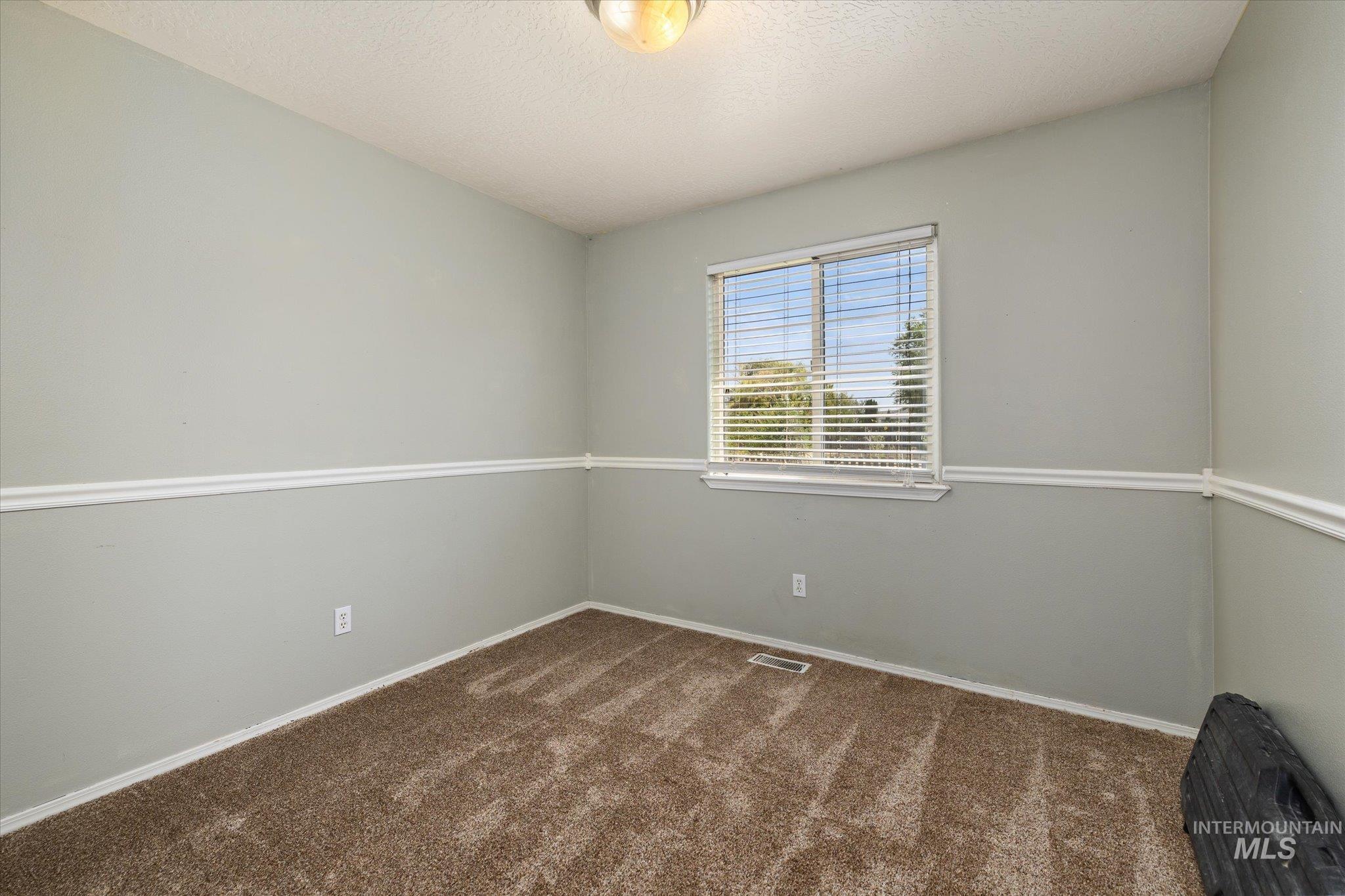 16842 Live Oak Pl, Caldwell, Idaho 83607, 3 Bedrooms, 2 Bathrooms, Residential For Sale, Price $360,000,MLS 98999624