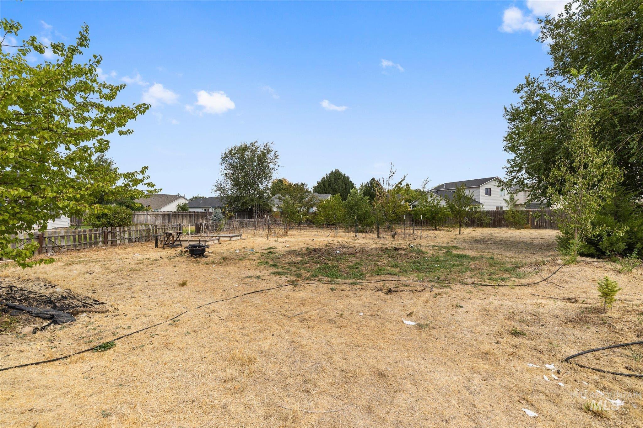 16842 Live Oak Pl, Caldwell, Idaho 83607, 3 Bedrooms, 2 Bathrooms, Residential For Sale, Price $360,000,MLS 98999624