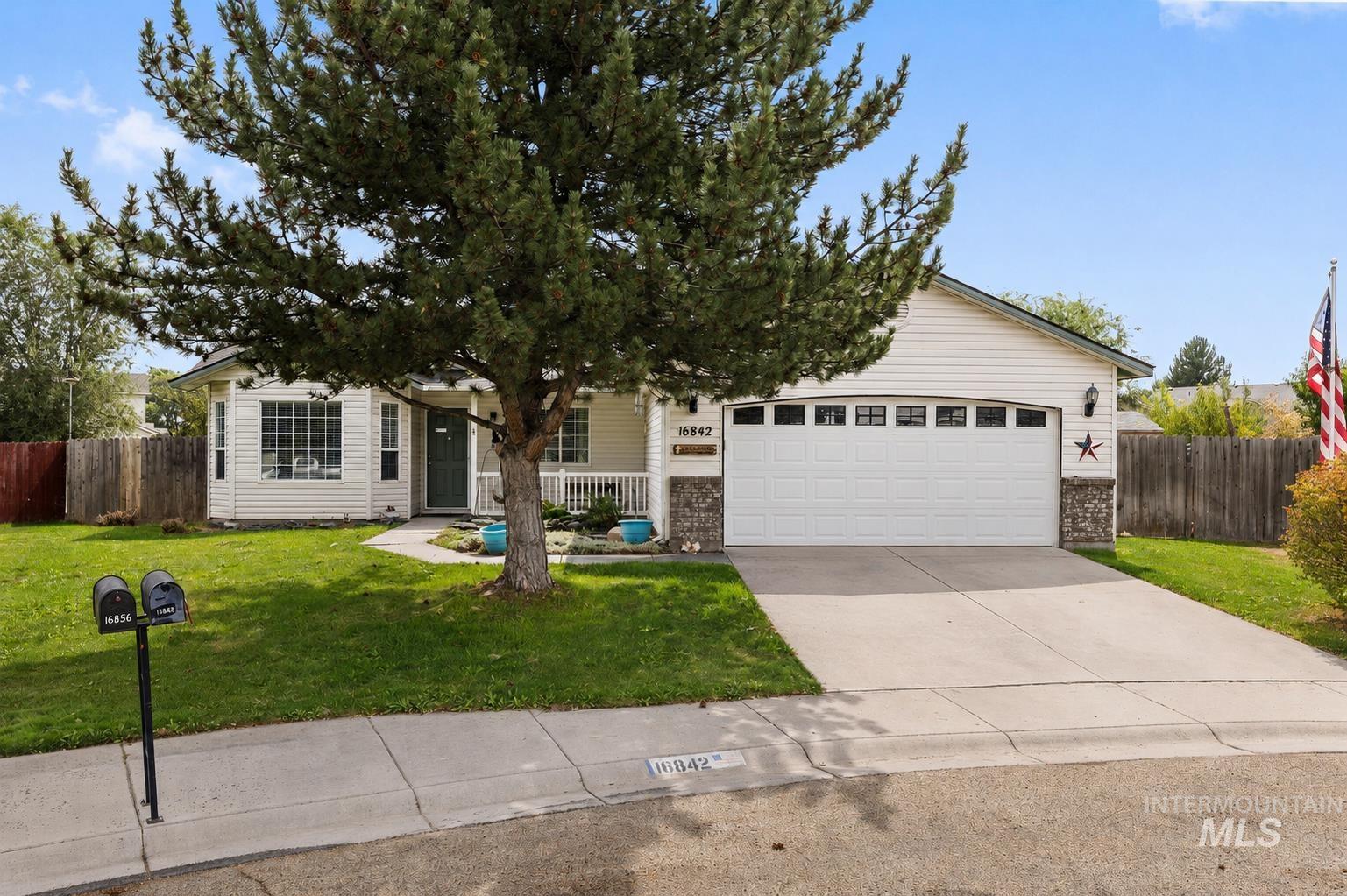 16842 Live Oak Pl, Caldwell, Idaho 83607, 3 Bedrooms, 2 Bathrooms, Residential For Sale, Price $360,000,MLS 98999624