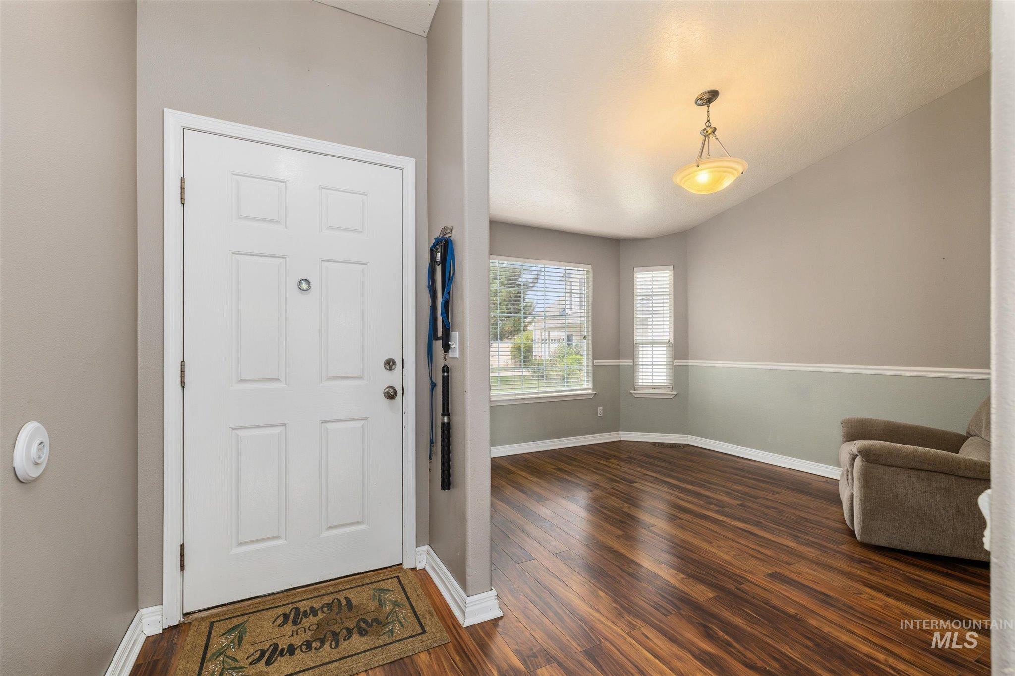 16842 Live Oak Pl, Caldwell, Idaho 83607, 3 Bedrooms, 2 Bathrooms, Residential For Sale, Price $360,000,MLS 98999624