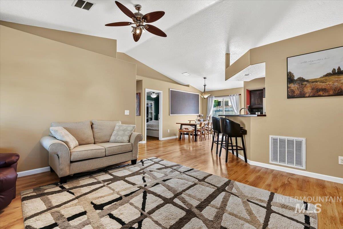 2131 E Colorado Ave, Nampa, Idaho 83686, 3 Bedrooms, 2 Bathrooms, Residential For Sale, Price $410,000,MLS 98999627
