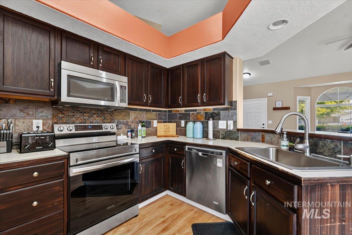 2131 E Colorado Ave, Nampa, Idaho 83686, 3 Bedrooms, 2 Bathrooms, Residential For Sale, Price $410,000,MLS 98999627