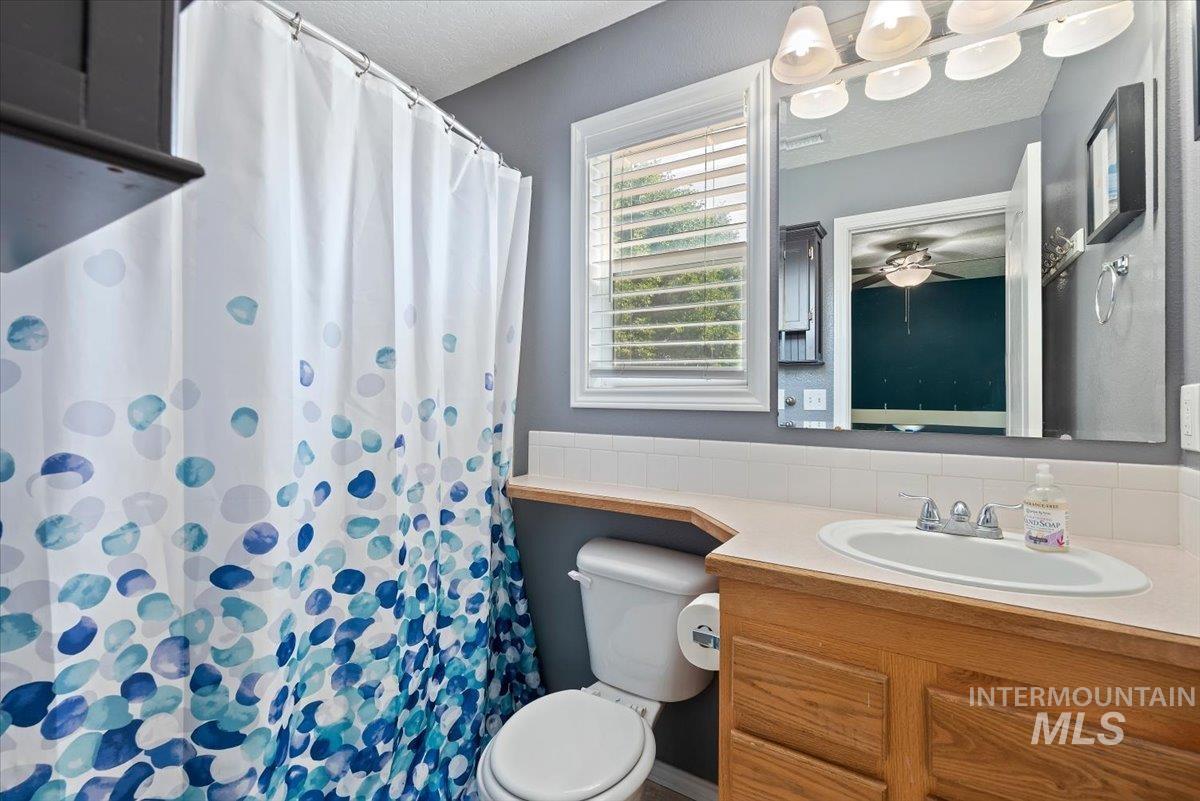 2131 E Colorado Ave, Nampa, Idaho 83686, 3 Bedrooms, 2 Bathrooms, Residential For Sale, Price $410,000,MLS 98999627