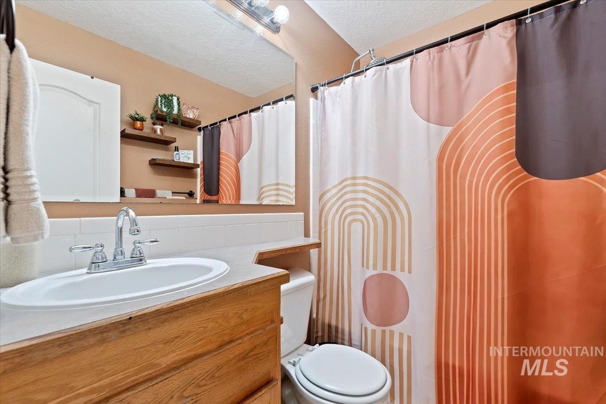 2131 E Colorado Ave, Nampa, Idaho 83686, 3 Bedrooms, 2 Bathrooms, Residential For Sale, Price $410,000,MLS 98999627