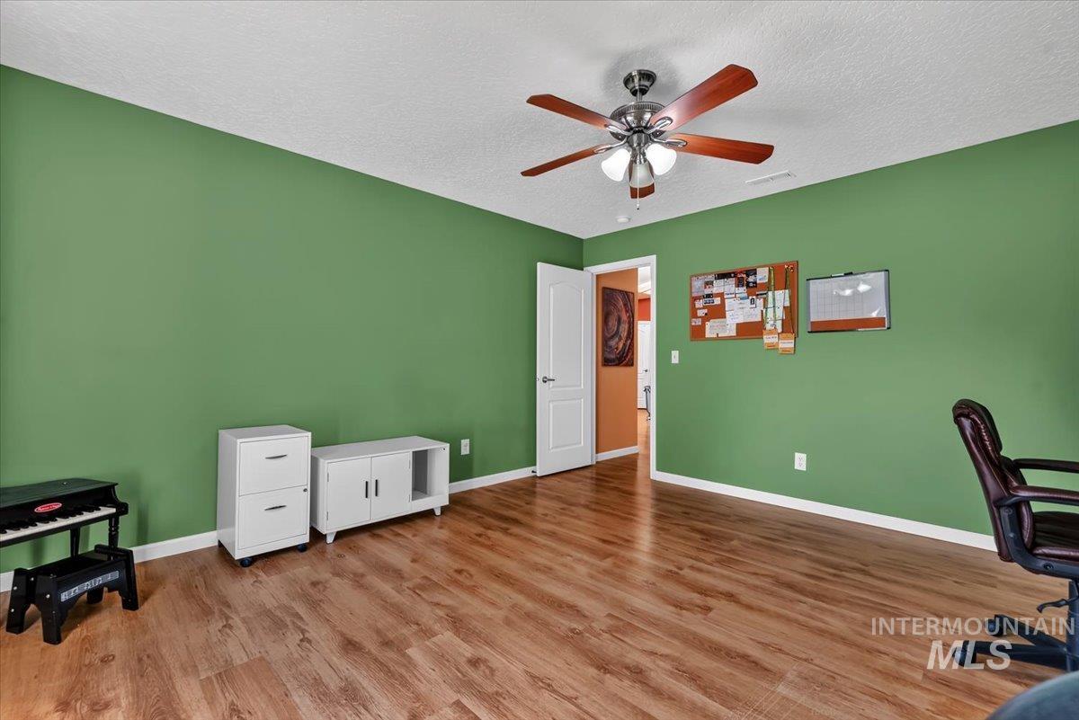 2131 E Colorado Ave, Nampa, Idaho 83686, 3 Bedrooms, 2 Bathrooms, Residential For Sale, Price $410,000,MLS 98999627