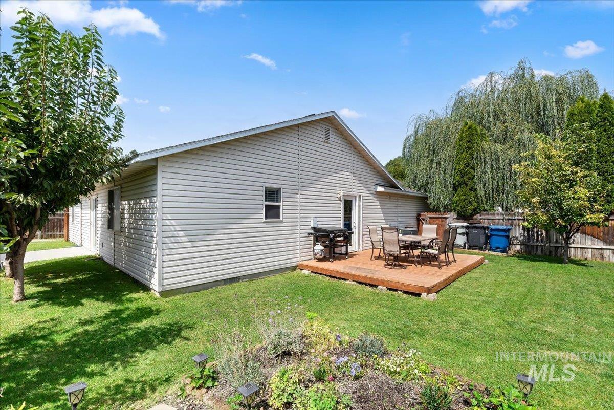2131 E Colorado Ave, Nampa, Idaho 83686, 3 Bedrooms, 2 Bathrooms, Residential For Sale, Price $410,000,MLS 98999627