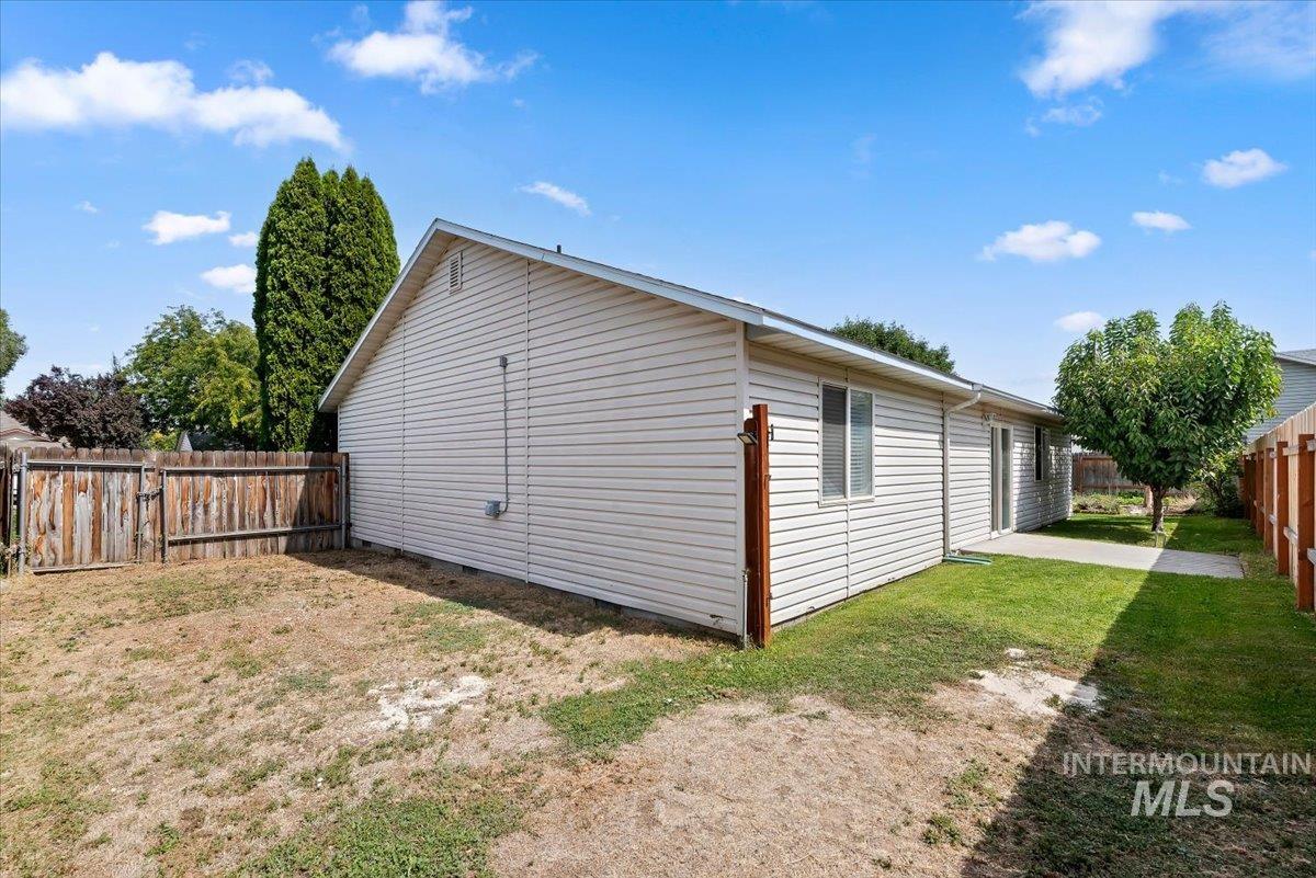 2131 E Colorado Ave, Nampa, Idaho 83686, 3 Bedrooms, 2 Bathrooms, Residential For Sale, Price $410,000,MLS 98999627