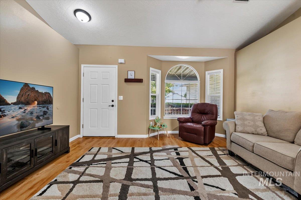 2131 E Colorado Ave, Nampa, Idaho 83686, 3 Bedrooms, 2 Bathrooms, Residential For Sale, Price $410,000,MLS 98999627