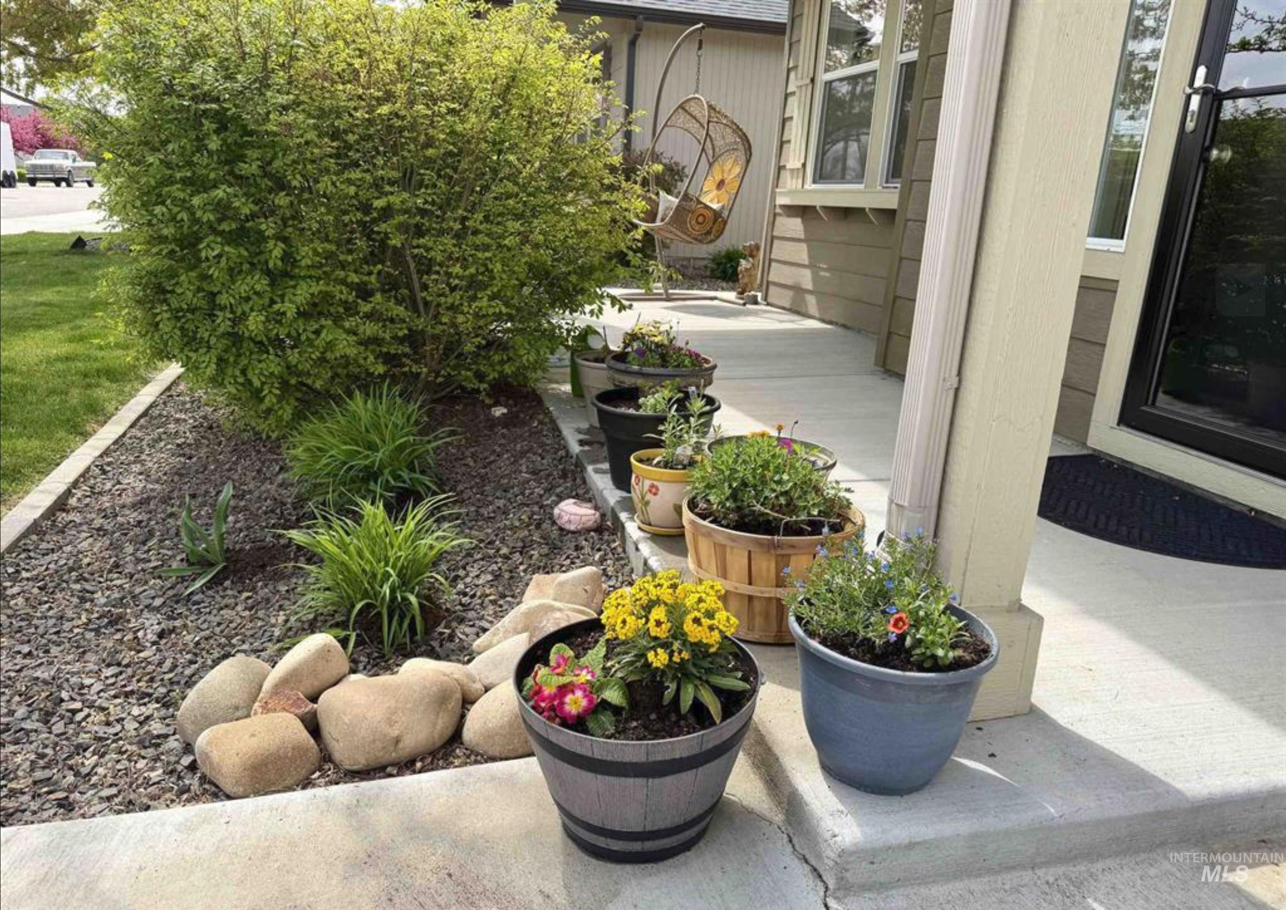 310 S Voyage Ave, Caldwell, Idaho 83605, 3 Bedrooms, 2 Bathrooms, Residential For Sale, Price $400,000,MLS 98999632