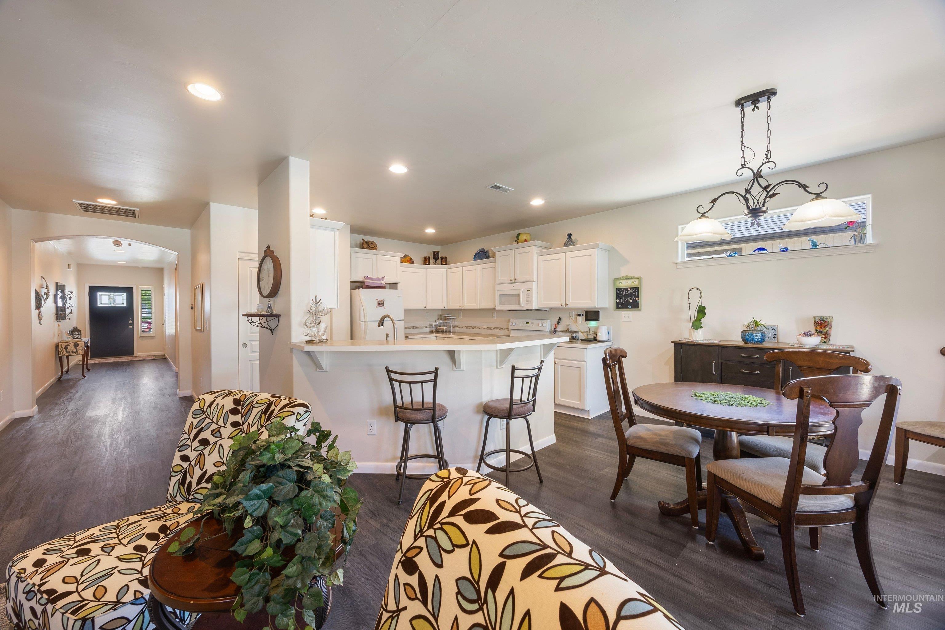 310 S Voyage Ave, Caldwell, Idaho 83605, 3 Bedrooms, 2 Bathrooms, Residential For Sale, Price $400,000,MLS 98999632