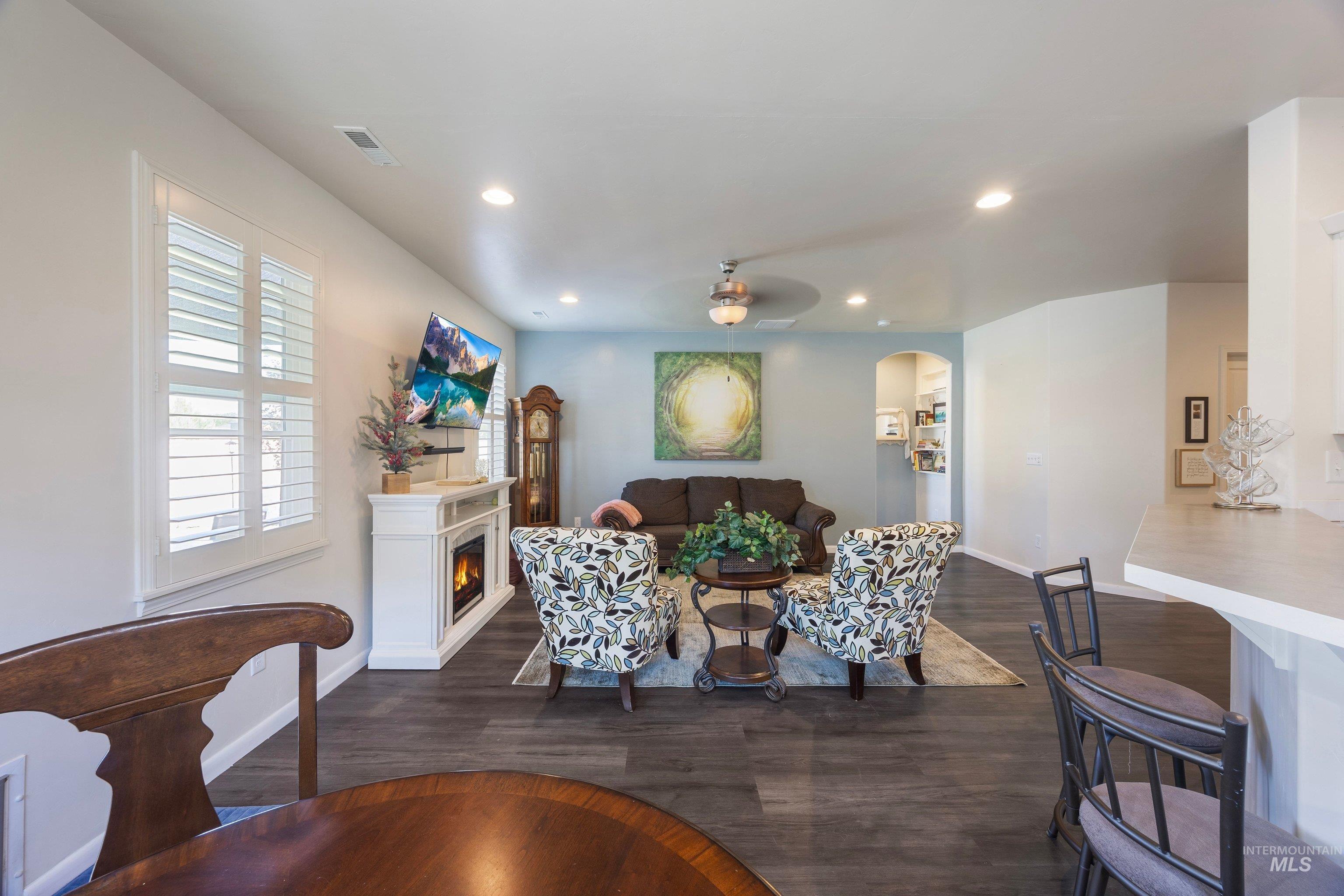 310 S Voyage Ave, Caldwell, Idaho 83605, 3 Bedrooms, 2 Bathrooms, Residential For Sale, Price $400,000,MLS 98999632