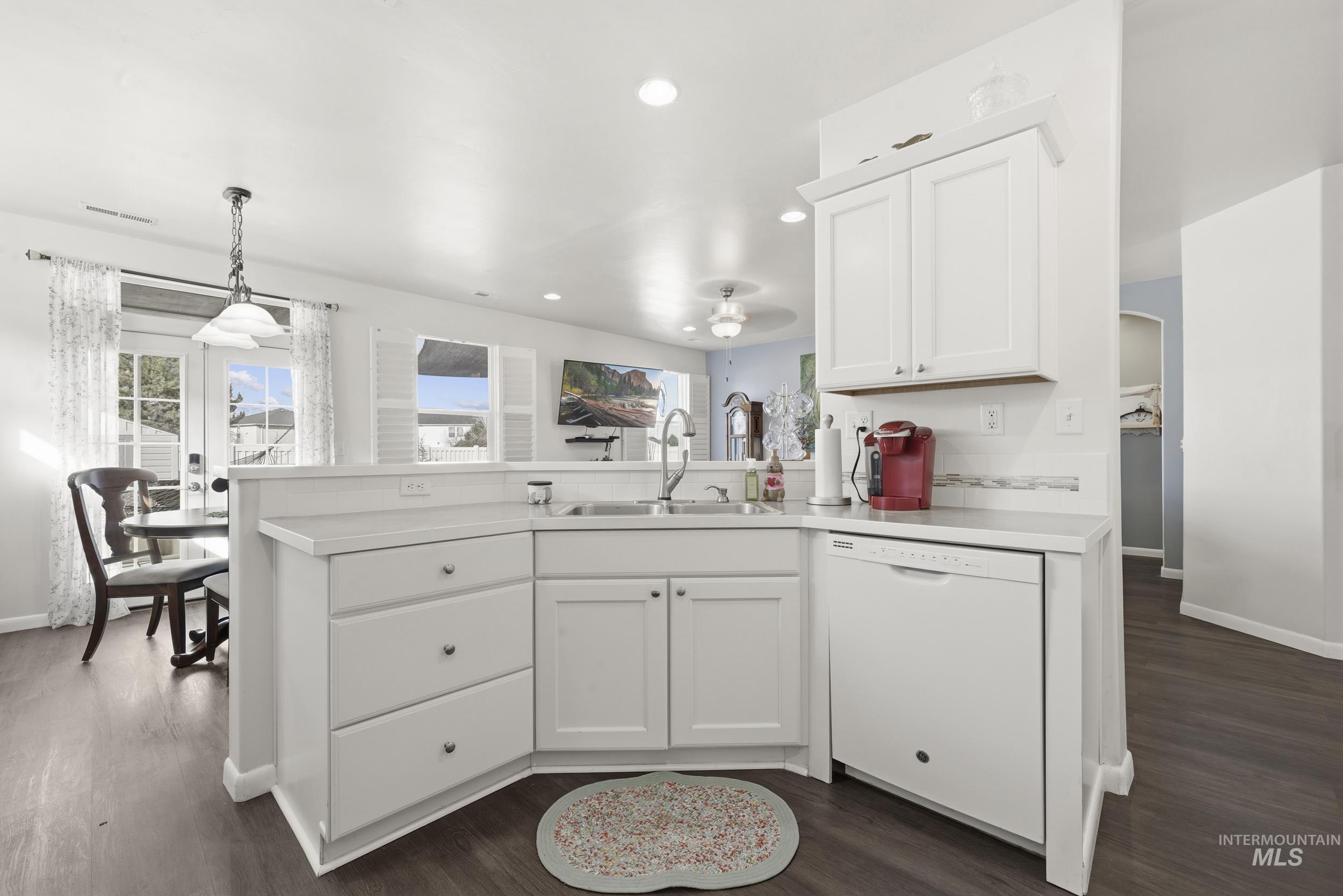 310 S Voyage Ave, Caldwell, Idaho 83605, 3 Bedrooms, 2 Bathrooms, Residential For Sale, Price $400,000,MLS 98999632