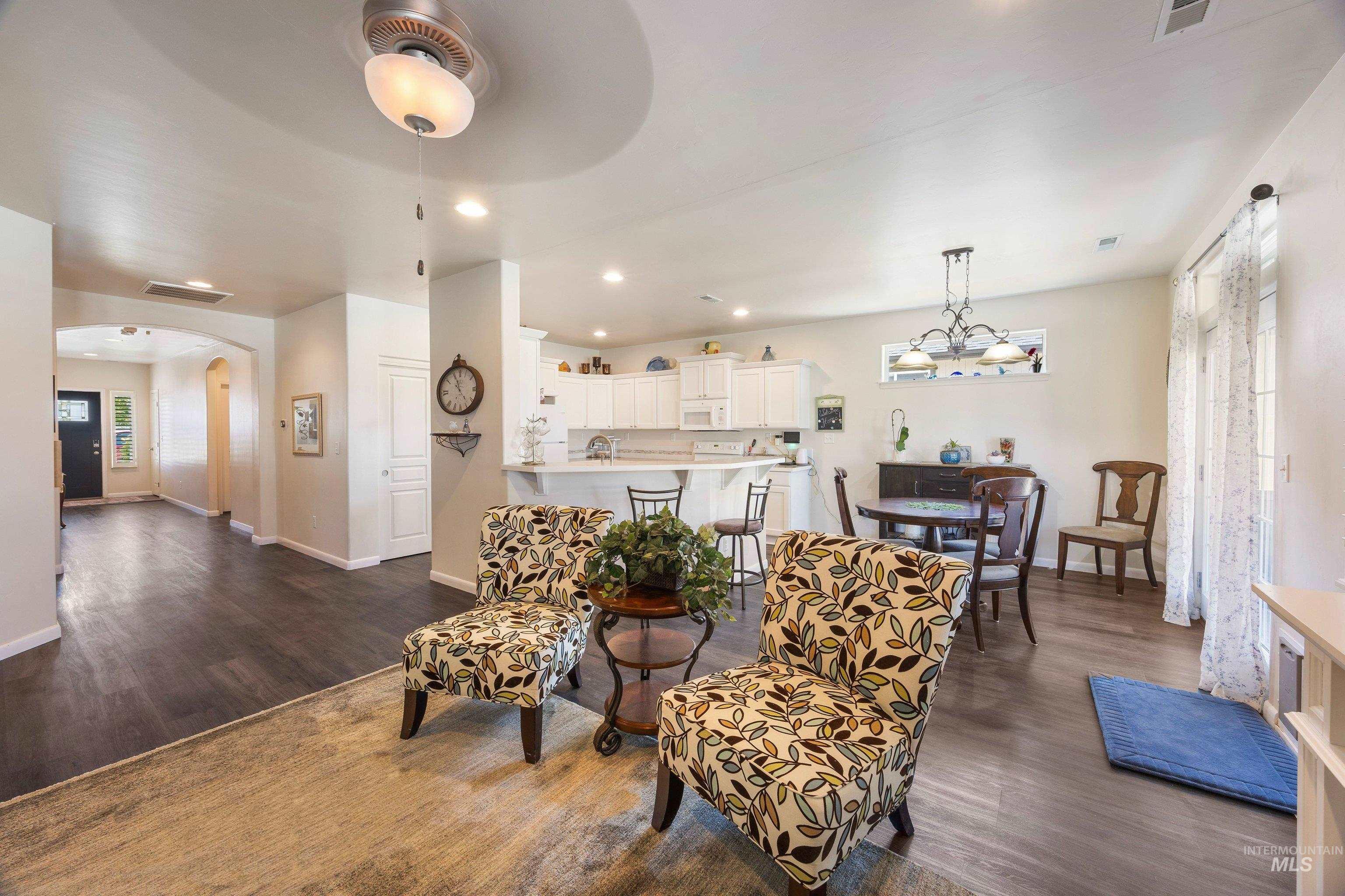 310 S Voyage Ave, Caldwell, Idaho 83605, 3 Bedrooms, 2 Bathrooms, Residential For Sale, Price $400,000,MLS 98999632