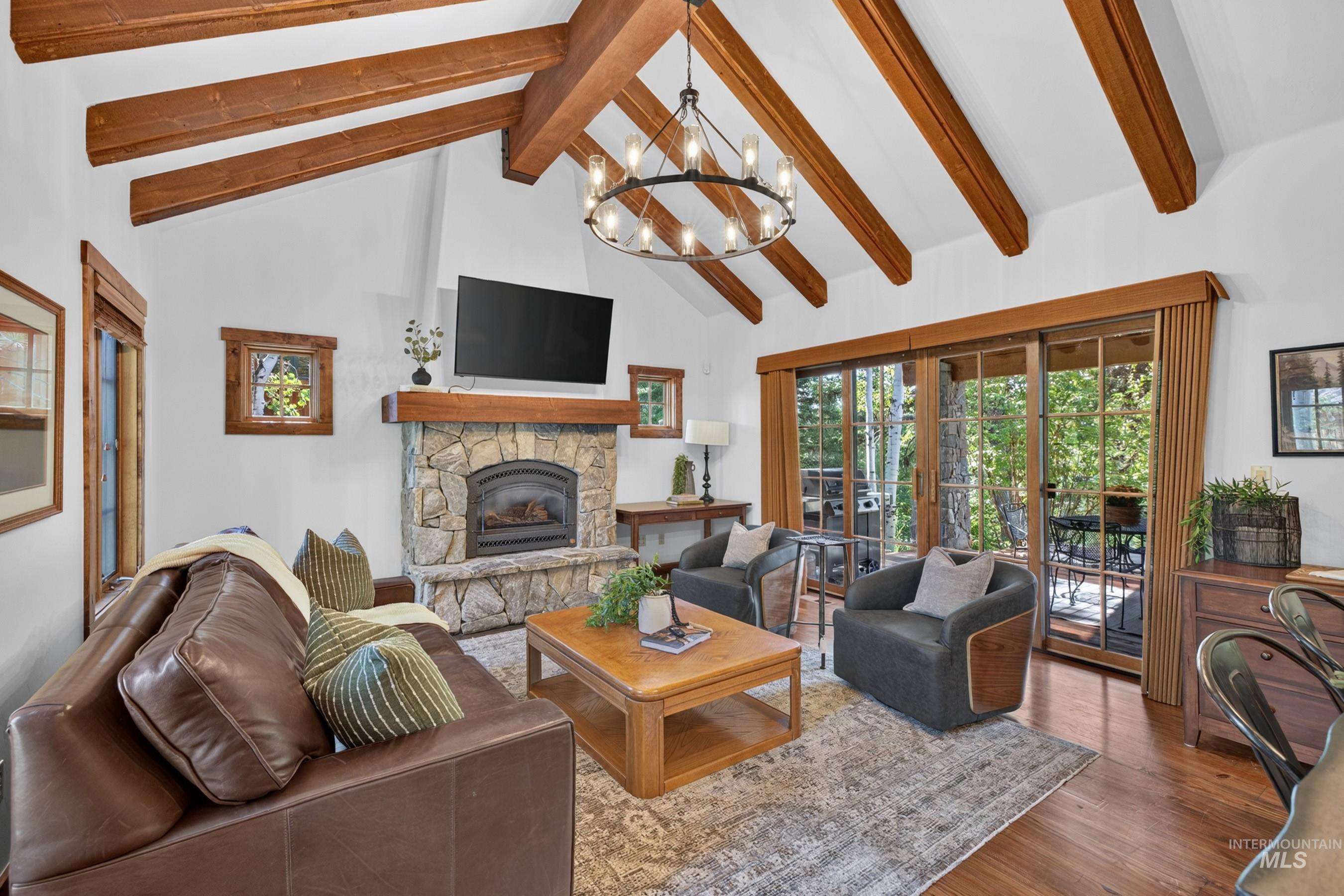 15 Rock Creek Court, Donnelly, Idaho 83615, 2 Bedrooms, 2.5 Bathrooms, Residential For Sale, Price $1,385,000,MLS 98999633