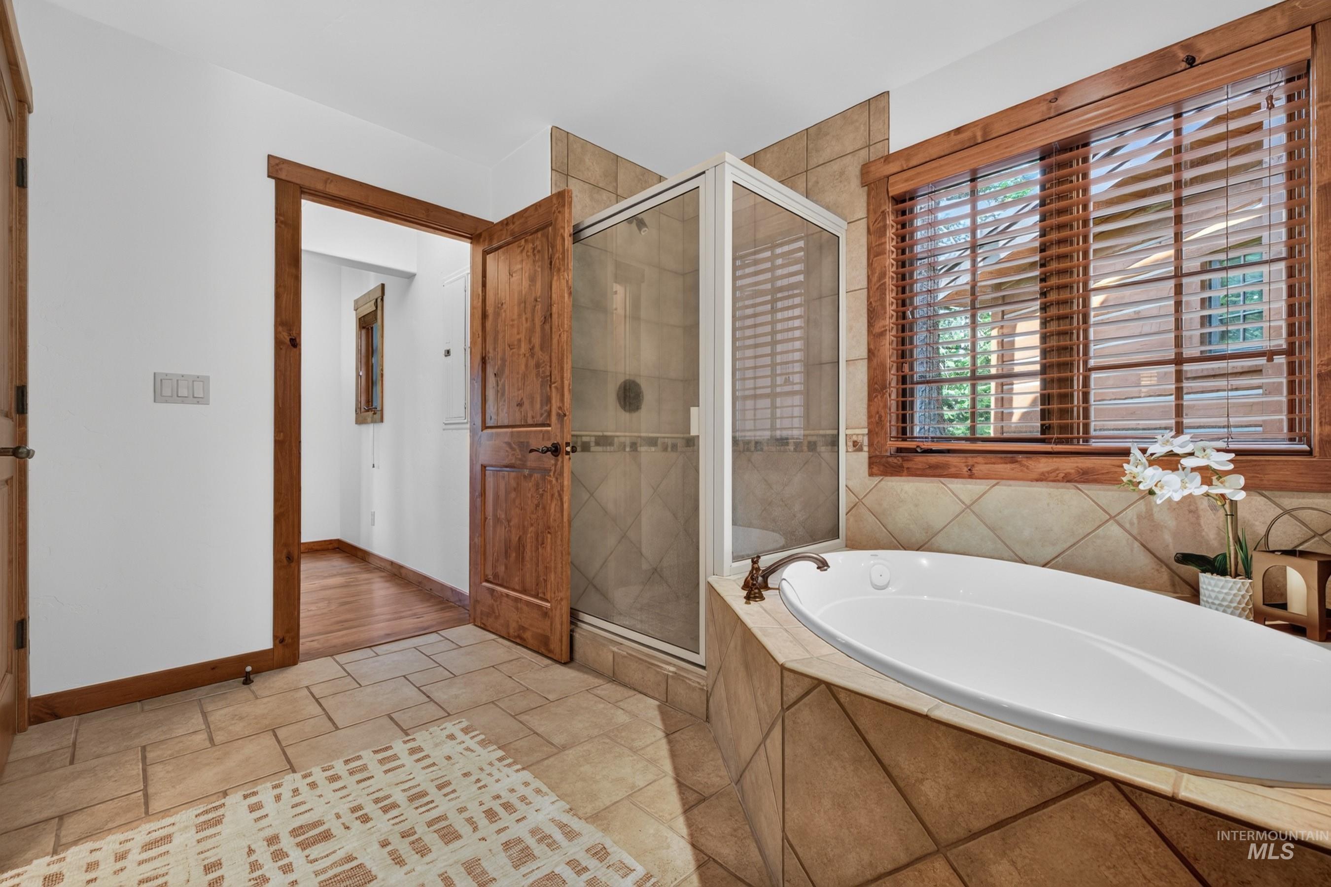 15 Rock Creek Court, Donnelly, Idaho 83615, 2 Bedrooms, 2.5 Bathrooms, Residential For Sale, Price $1,385,000,MLS 98999633
