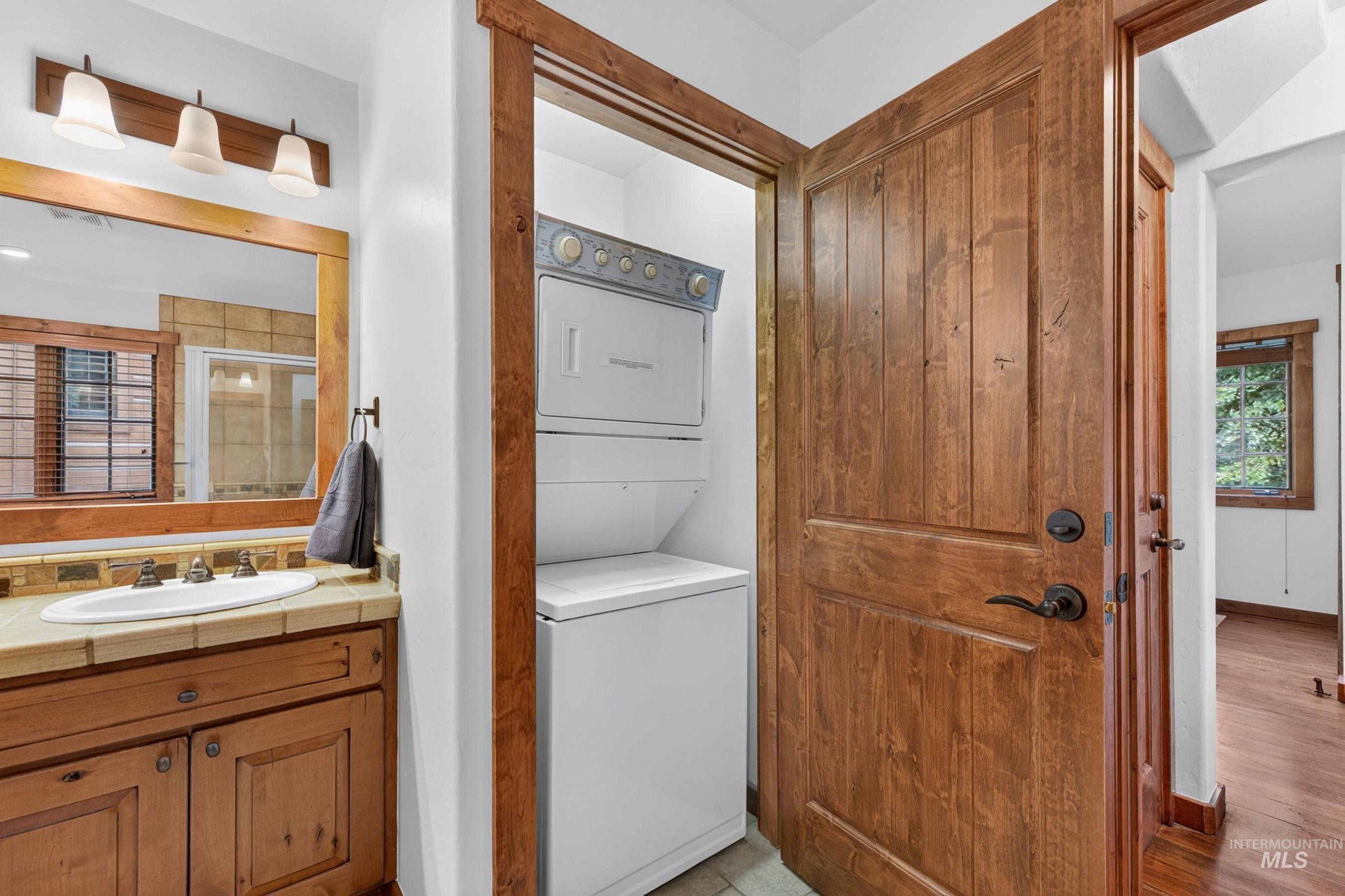 15 Rock Creek Court, Donnelly, Idaho 83615, 2 Bedrooms, 2.5 Bathrooms, Residential For Sale, Price $1,385,000,MLS 98999633