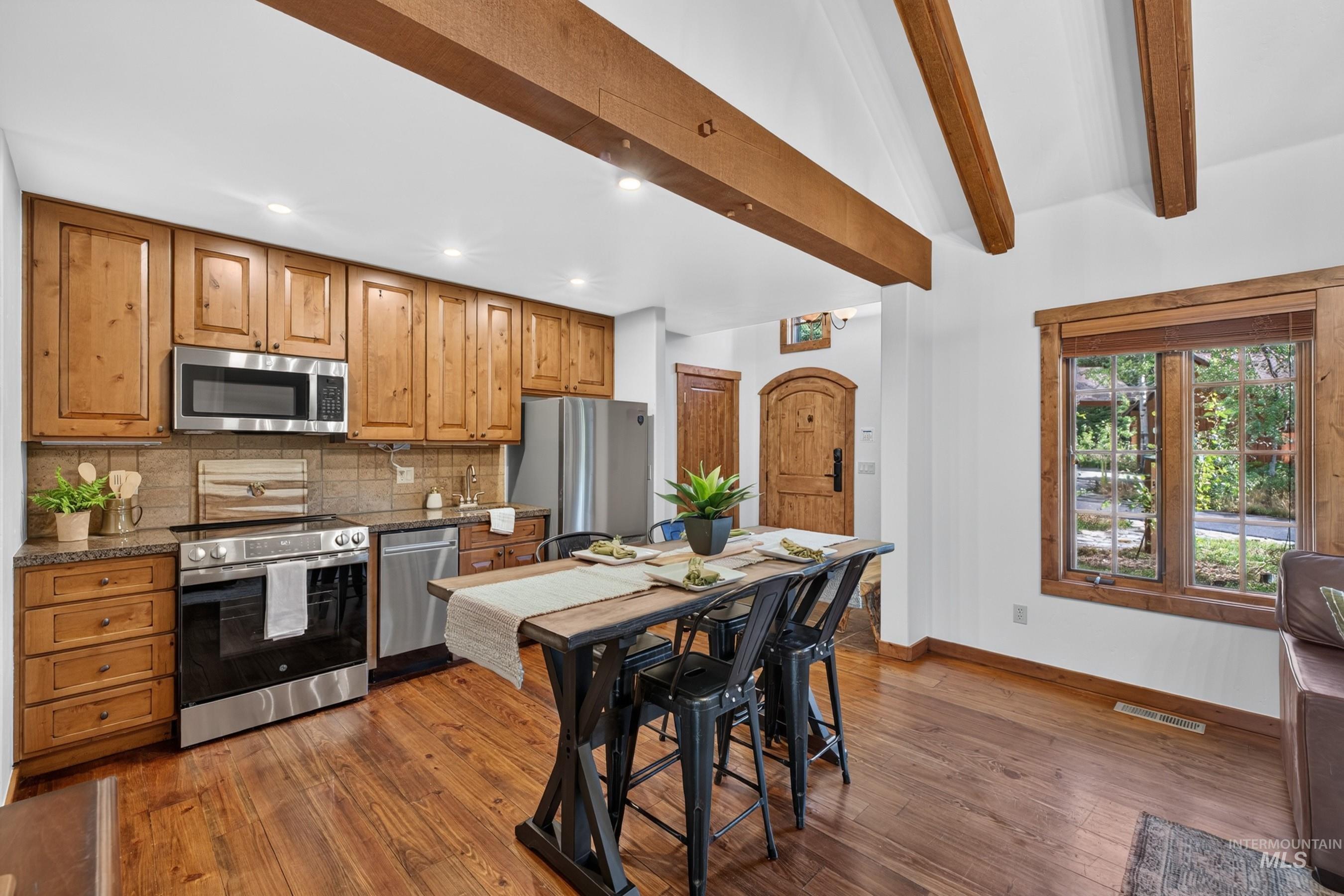 15 Rock Creek Court, Donnelly, Idaho 83615, 2 Bedrooms, 2.5 Bathrooms, Residential For Sale, Price $1,385,000,MLS 98999633