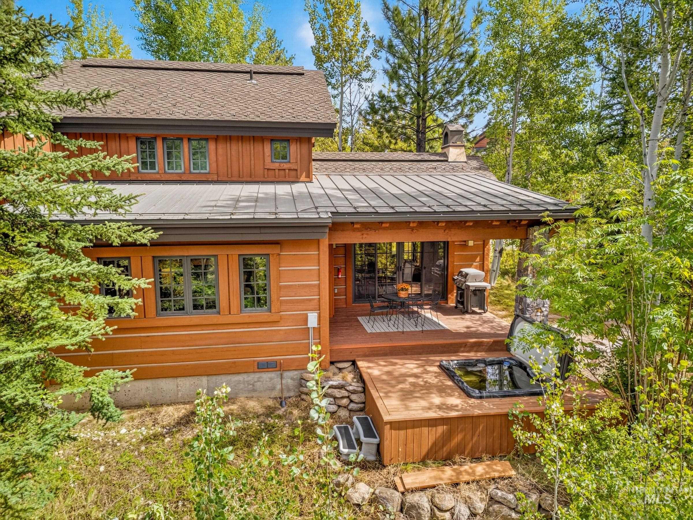 15 Rock Creek Court, Donnelly, Idaho 83615, 2 Bedrooms, 2.5 Bathrooms, Residential For Sale, Price $1,385,000,MLS 98999633