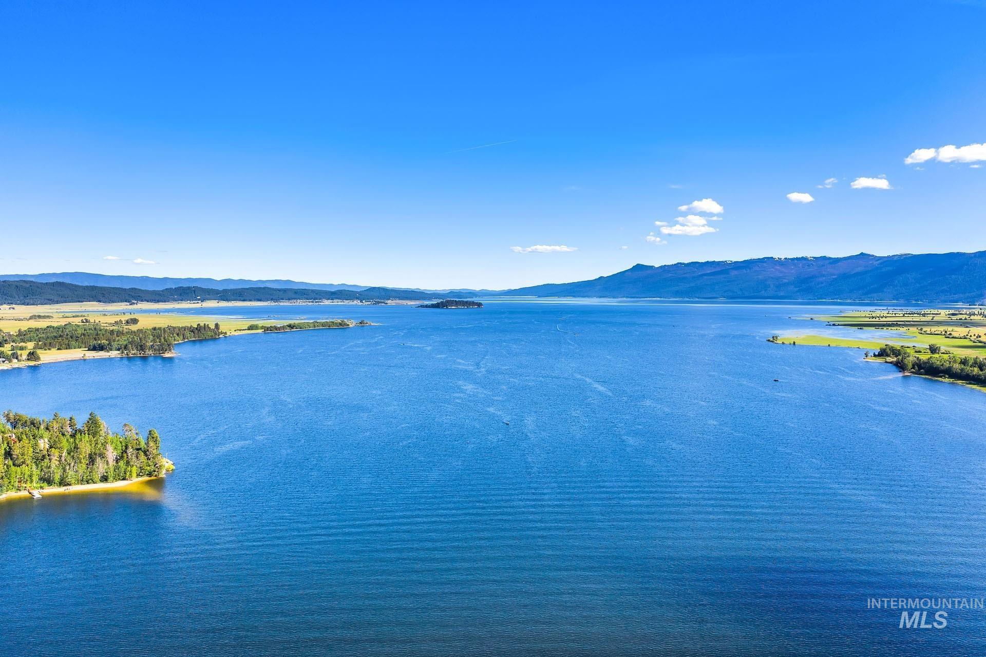 15 Rock Creek Court, Donnelly, Idaho 83615, 2 Bedrooms, 2.5 Bathrooms, Residential For Sale, Price $1,385,000,MLS 98999633