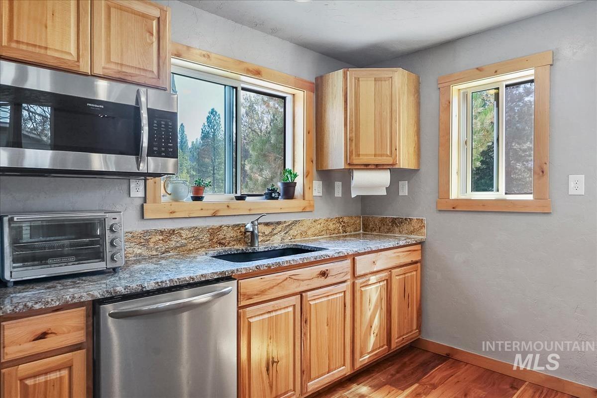 124 Mores Creek Dr, Idaho City, Idaho 83631, 3 Bedrooms, 2.5 Bathrooms, Residential For Sale, Price $469,900,MLS 98999634