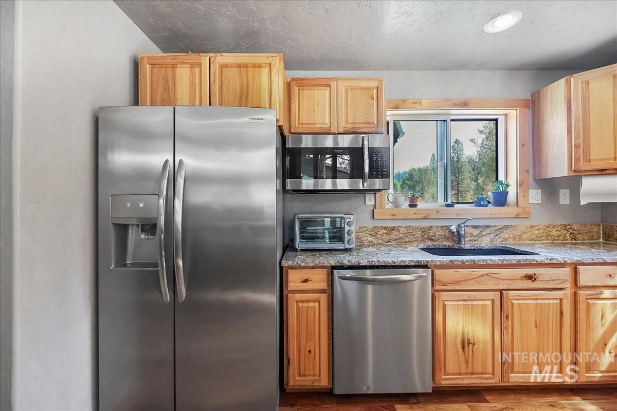 124 Mores Creek Dr, Idaho City, Idaho 83631, 3 Bedrooms, 2.5 Bathrooms, Residential For Sale, Price $469,900,MLS 98999634