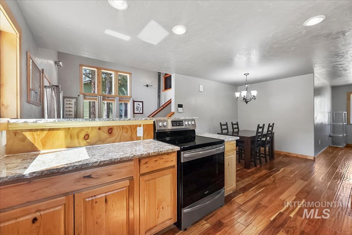 124 Mores Creek Dr, Idaho City, Idaho 83631, 3 Bedrooms, 2.5 Bathrooms, Residential For Sale, Price $469,900,MLS 98999634