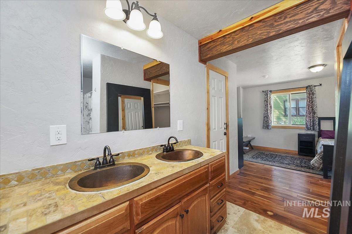 124 Mores Creek Dr, Idaho City, Idaho 83631, 3 Bedrooms, 2.5 Bathrooms, Residential For Sale, Price $469,900,MLS 98999634