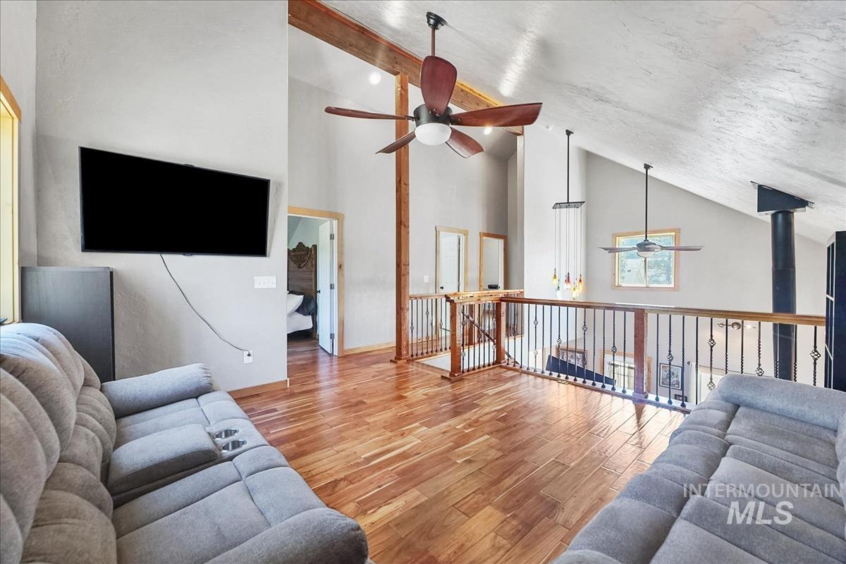 124 Mores Creek Dr, Idaho City, Idaho 83631, 3 Bedrooms, 2.5 Bathrooms, Residential For Sale, Price $469,900,MLS 98999634