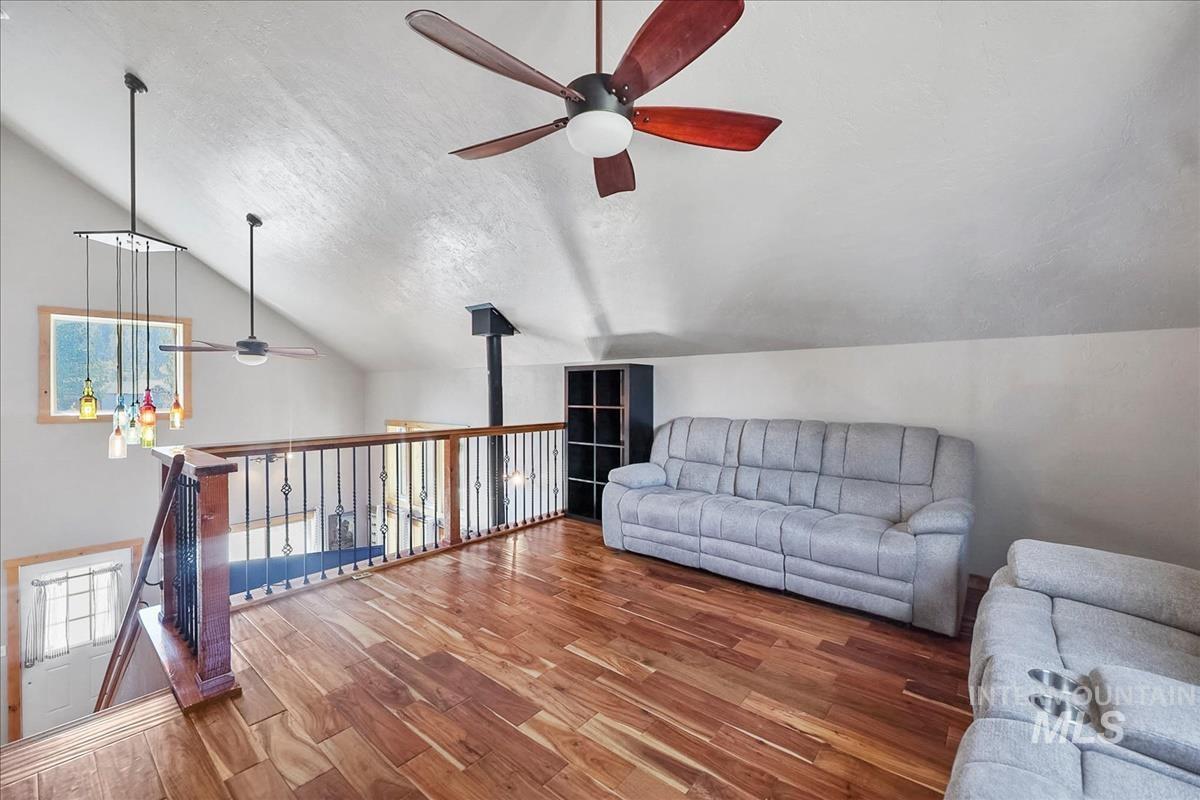 124 Mores Creek Dr, Idaho City, Idaho 83631, 3 Bedrooms, 2.5 Bathrooms, Residential For Sale, Price $469,900,MLS 98999634