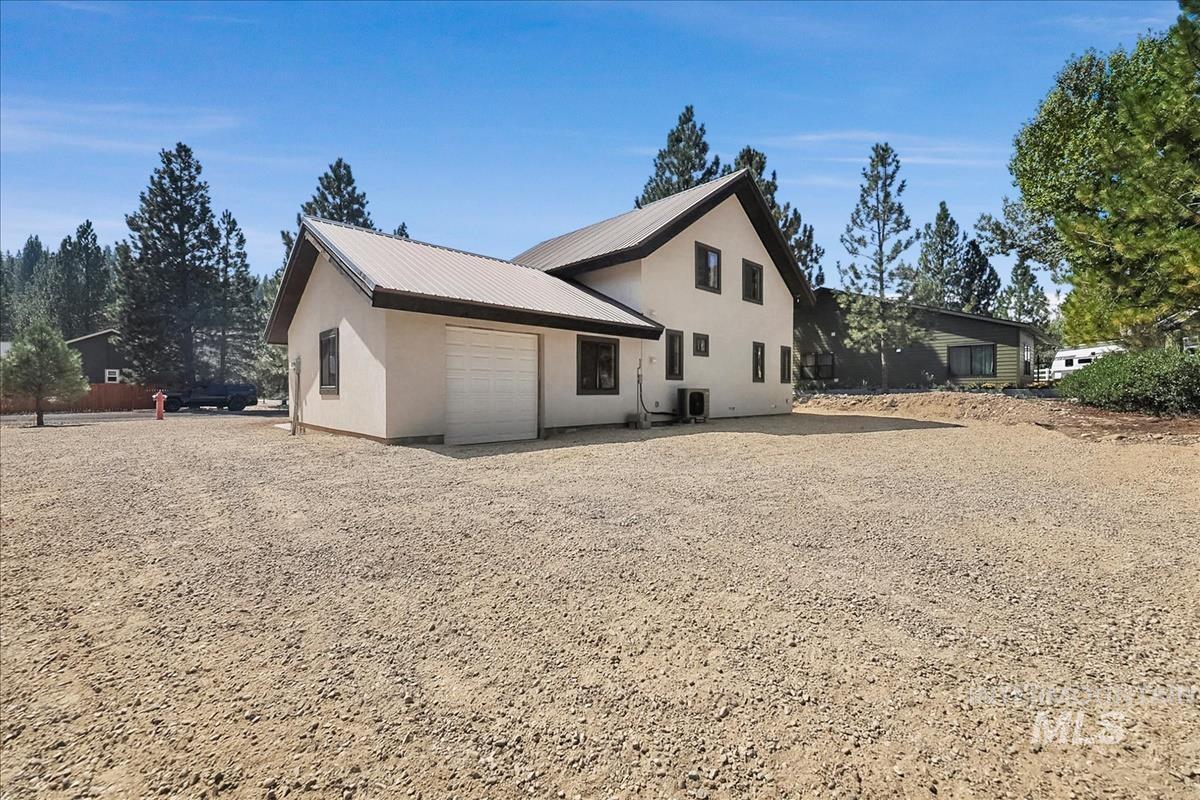 124 Mores Creek Dr, Idaho City, Idaho 83631, 3 Bedrooms, 2.5 Bathrooms, Residential For Sale, Price $469,900,MLS 98999634