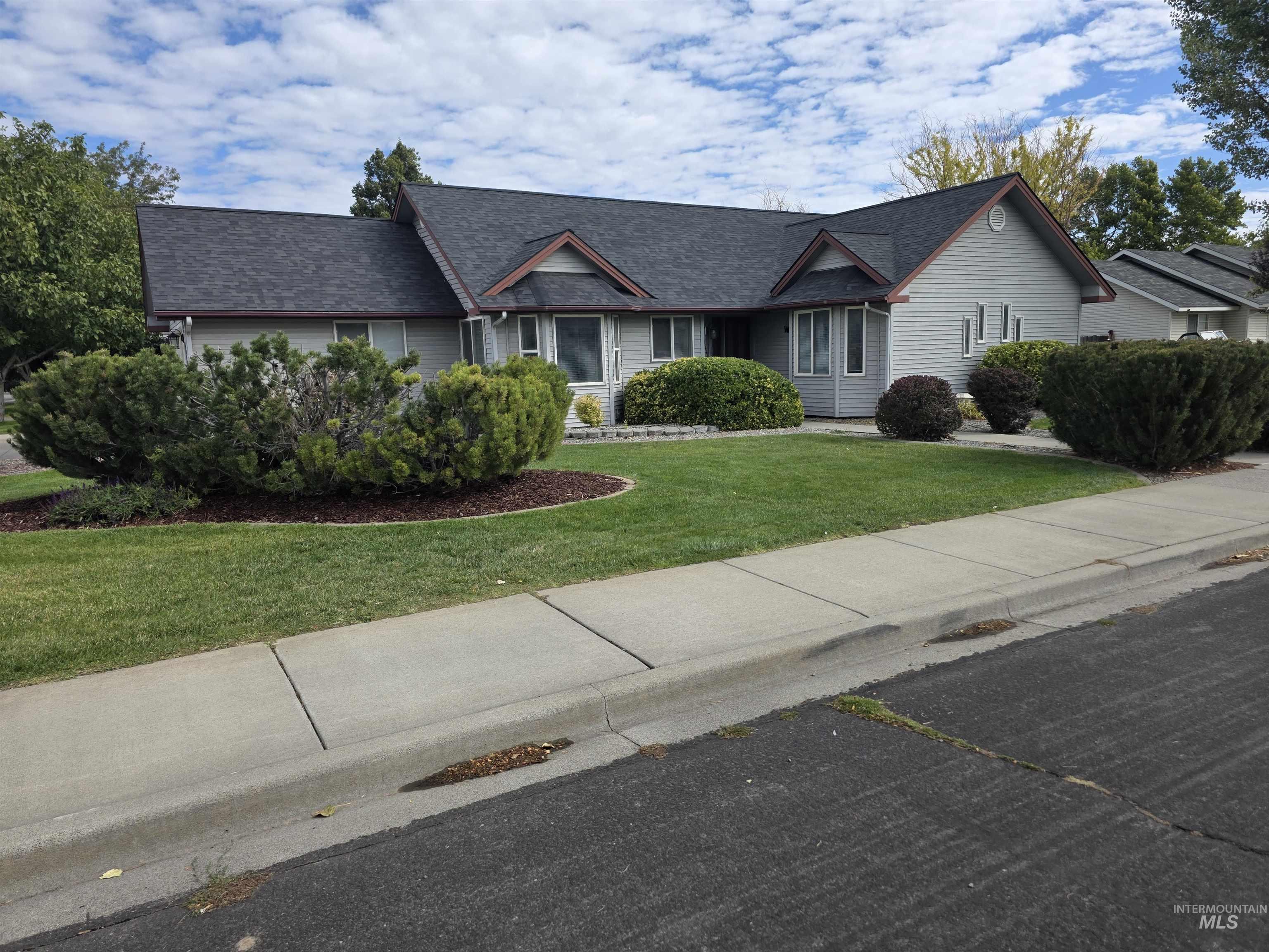 2657 4th Ave. East, Twin Falls, Idaho 83301, 3 Bedrooms, 2 Bathrooms, Residential For Sale, Price $360,000,MLS 98999637