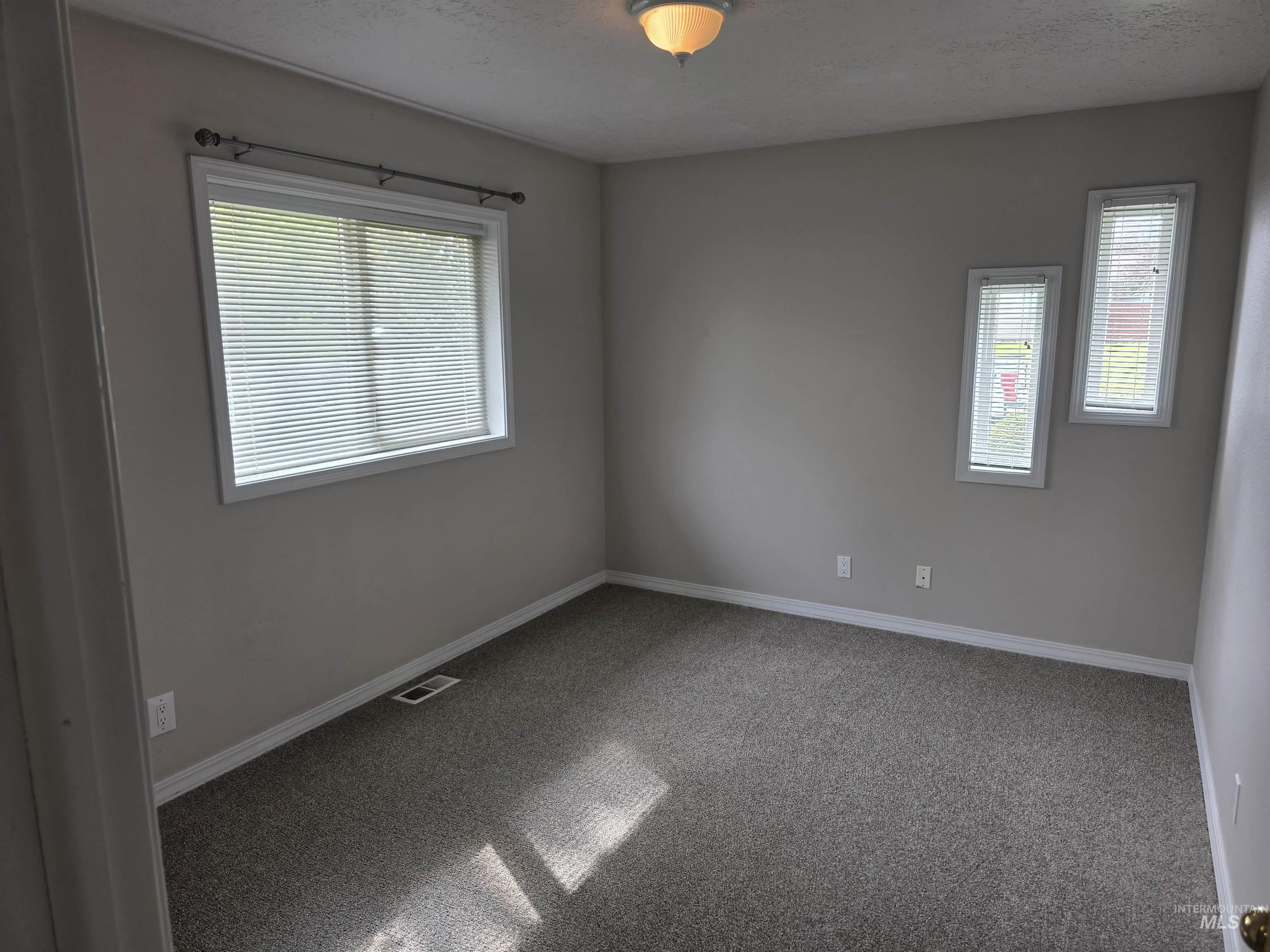 2657 4th Ave. East, Twin Falls, Idaho 83301, 3 Bedrooms, 2 Bathrooms, Residential For Sale, Price $360,000,MLS 98999637