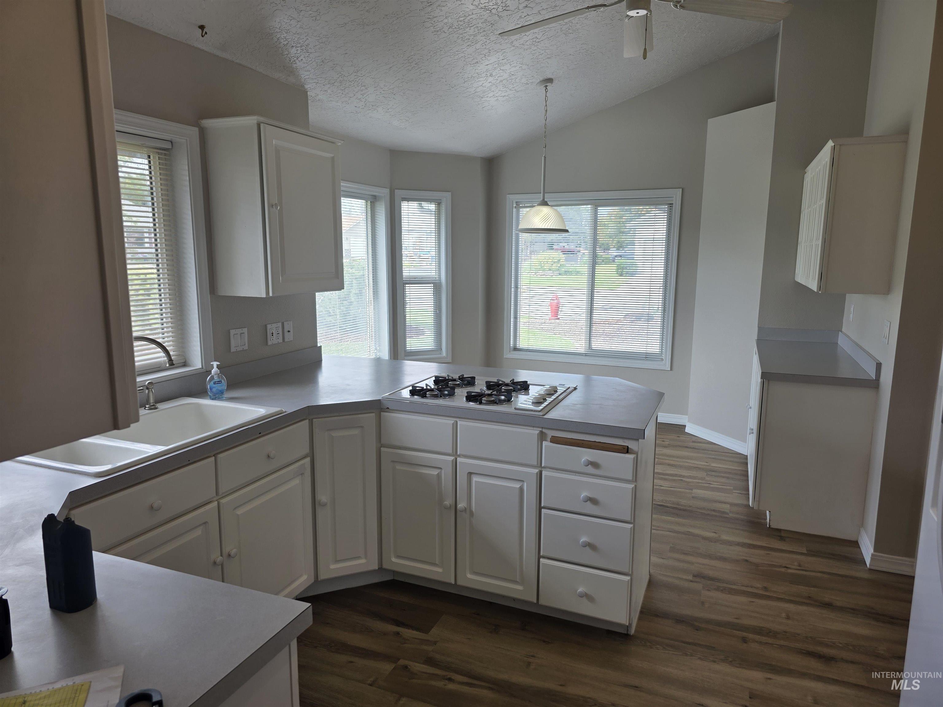 2657 4th Ave. East, Twin Falls, Idaho 83301, 3 Bedrooms, 2 Bathrooms, Residential For Sale, Price $360,000,MLS 98999637