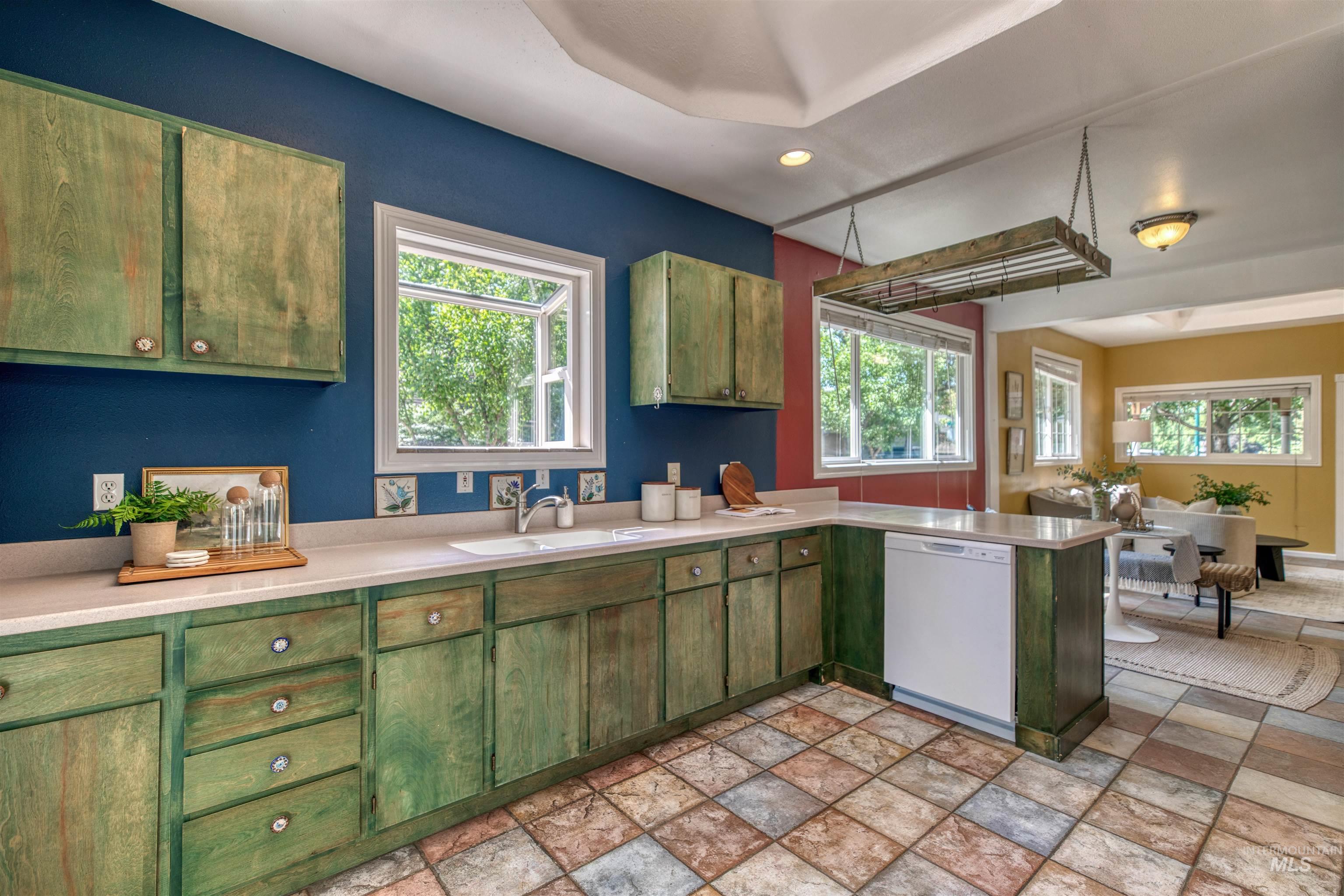 1900 N 13th St, Boise, Idaho 83702, 3 Bedrooms, 1.5 Bathrooms, Residential For Sale, Price $699,900,MLS 98999639