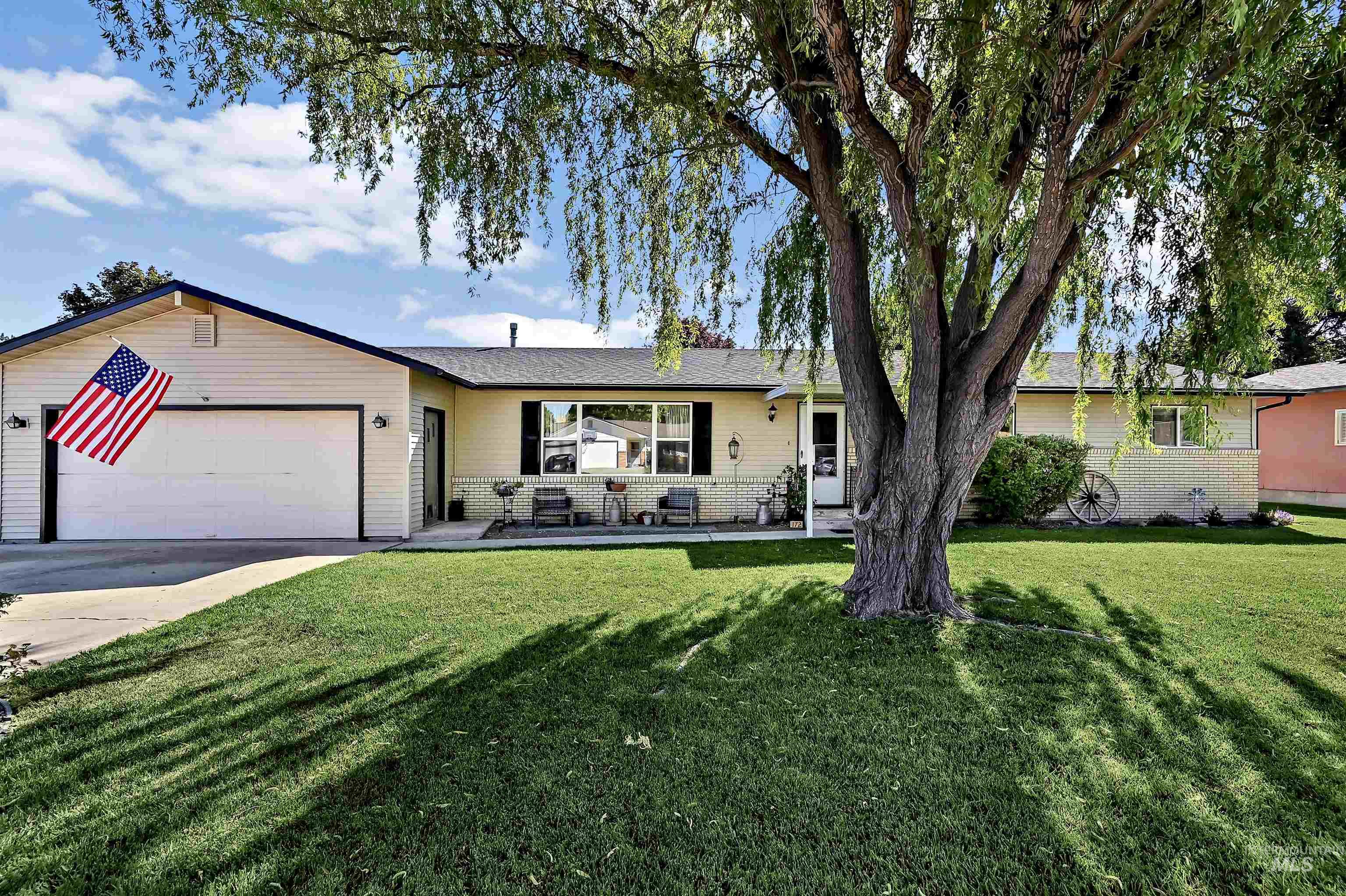 172 N Benewah Place, Nampa, Idaho 83651, 3 Bedrooms, 2 Bathrooms, Residential For Sale, Price $390,000,MLS 98999642