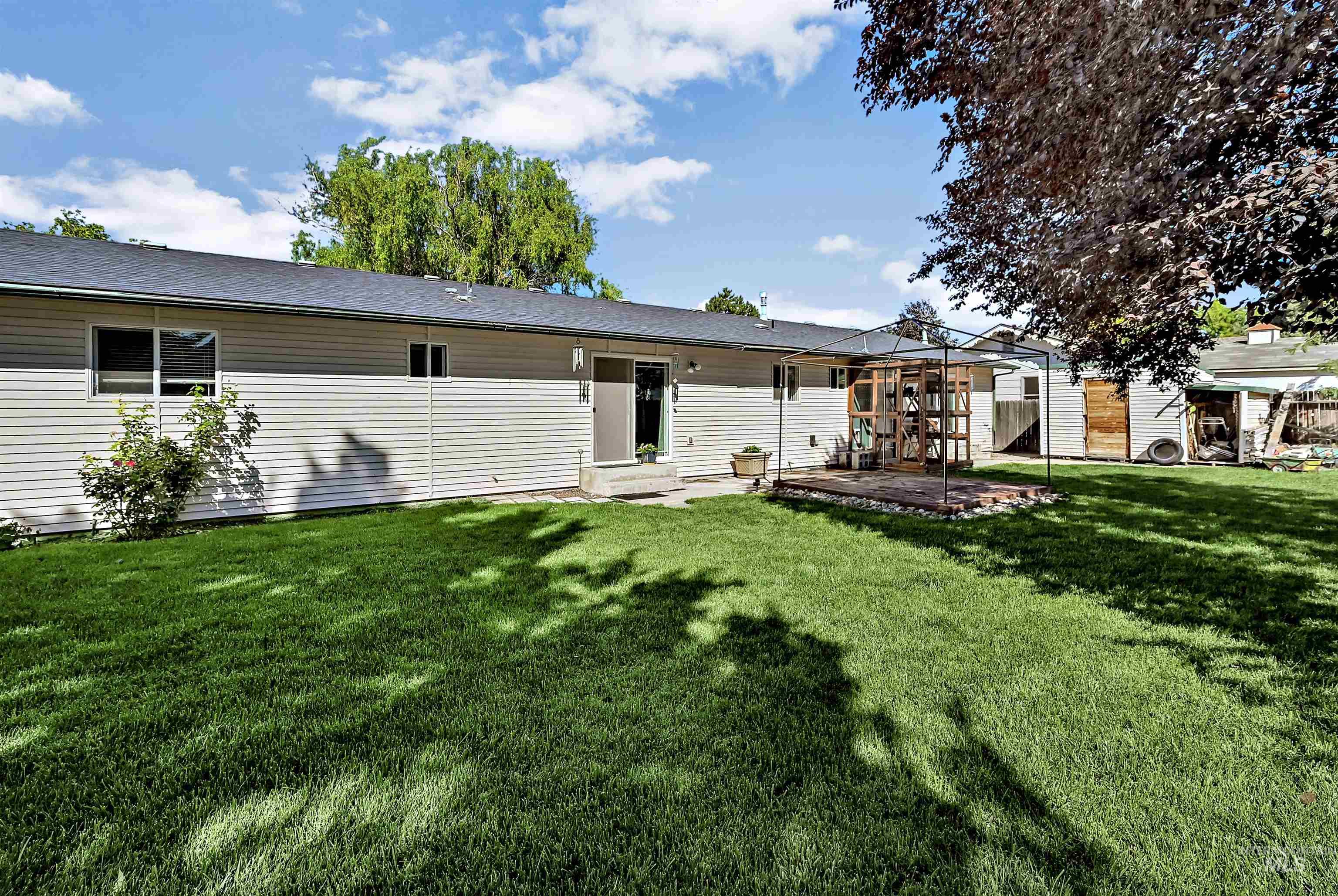 172 N Benewah Place, Nampa, Idaho 83651, 3 Bedrooms, 2 Bathrooms, Residential For Sale, Price $390,000,MLS 98999642