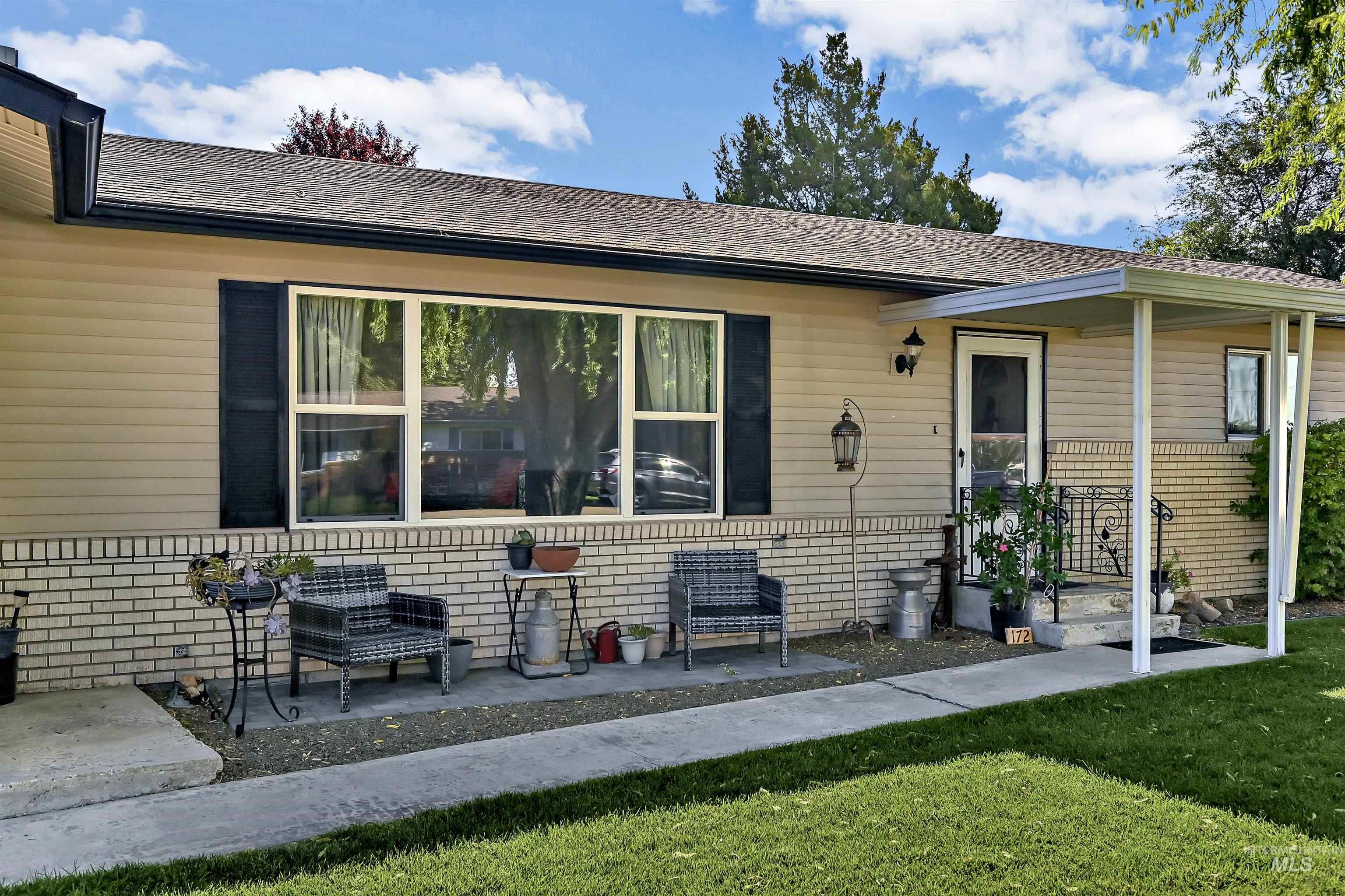 172 N Benewah Place, Nampa, Idaho 83651, 3 Bedrooms, 2 Bathrooms, Residential For Sale, Price $390,000,MLS 98999642