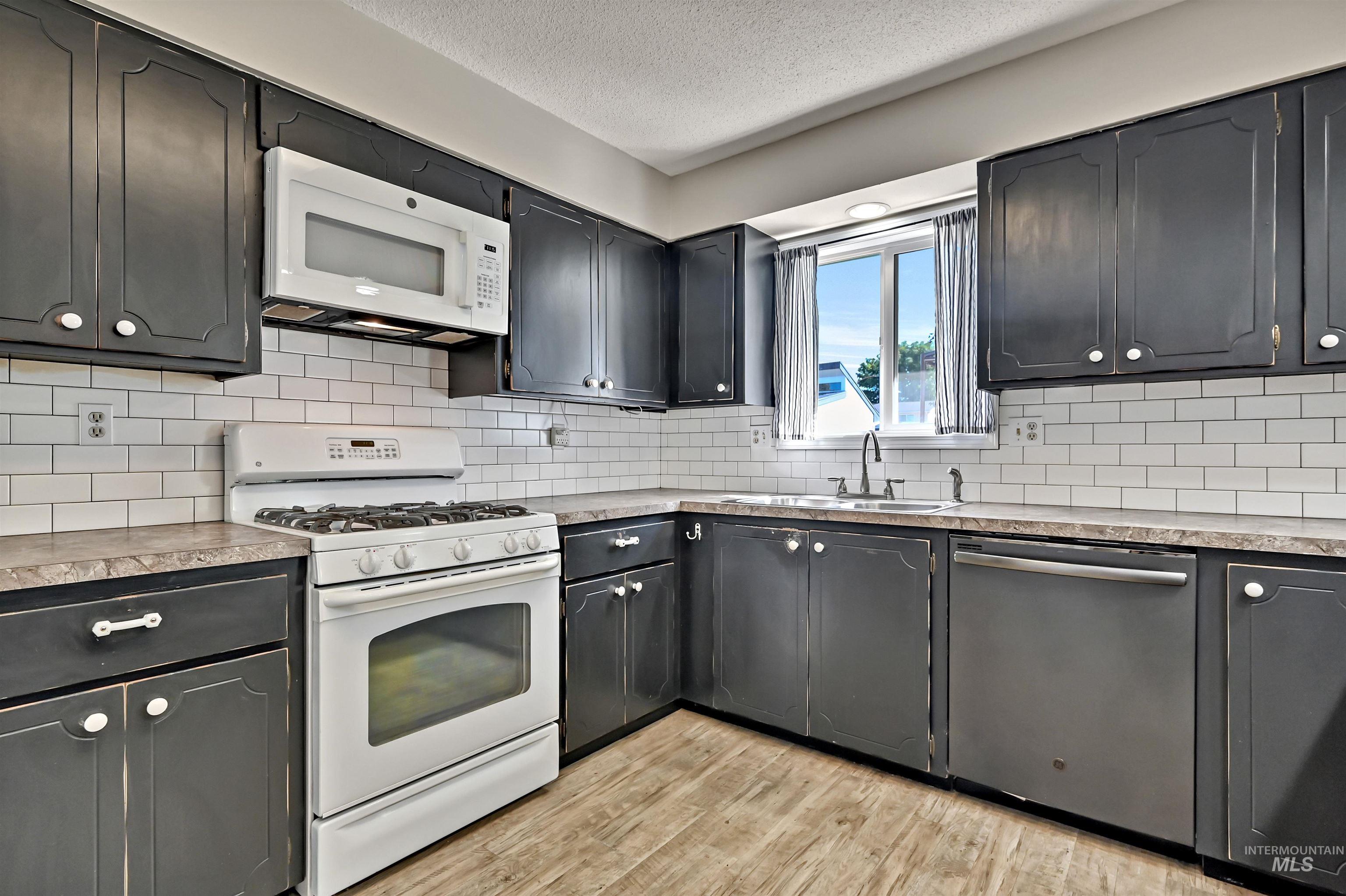 172 N Benewah Place, Nampa, Idaho 83651, 3 Bedrooms, 2 Bathrooms, Residential For Sale, Price $390,000,MLS 98999642