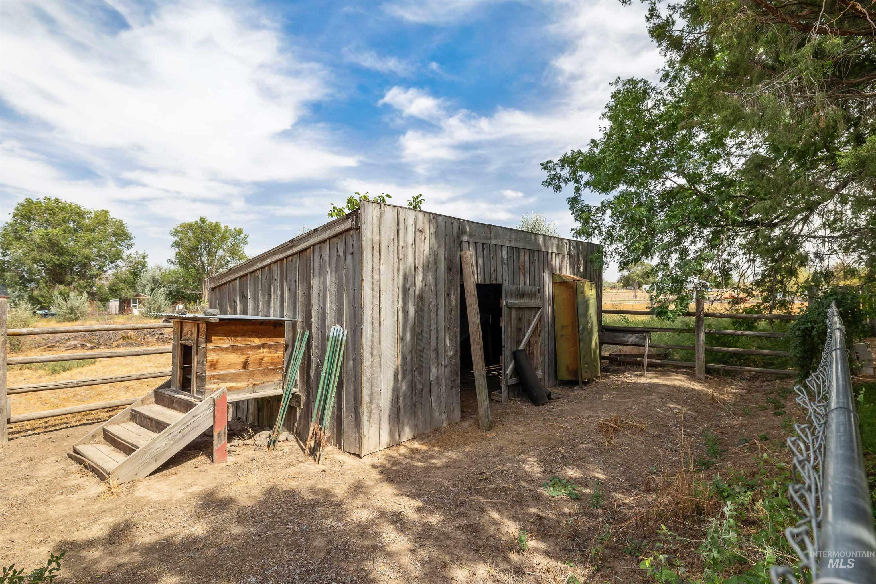 236 N 200 W, Jerome, Idaho 83338, 4 Bedrooms, 2 Bathrooms, Residential For Sale, Price $350,000, 98999643