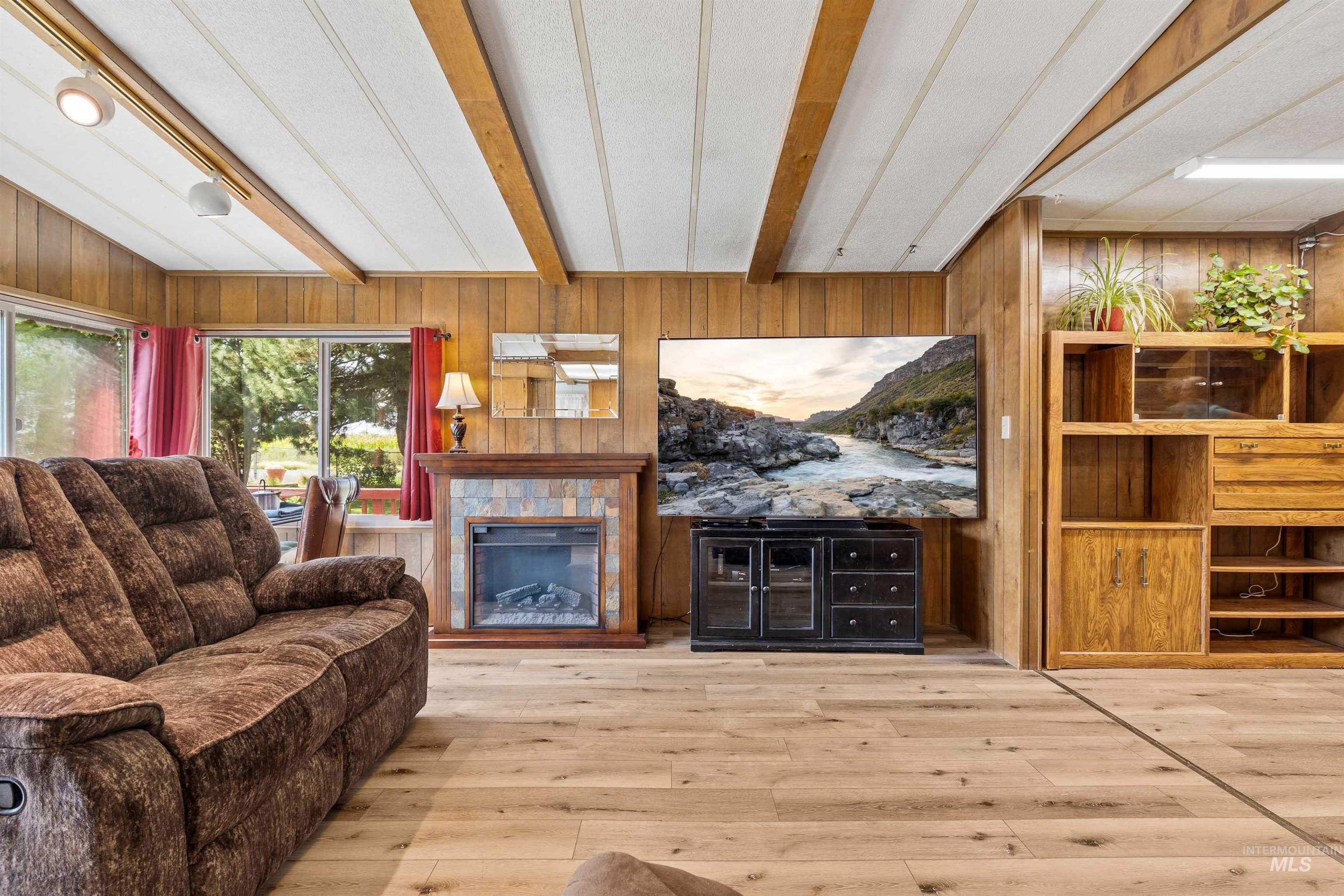 236 N 200 W, Jerome, Idaho 83338, 4 Bedrooms, 2 Bathrooms, Residential For Sale, Price $350,000, 98999643