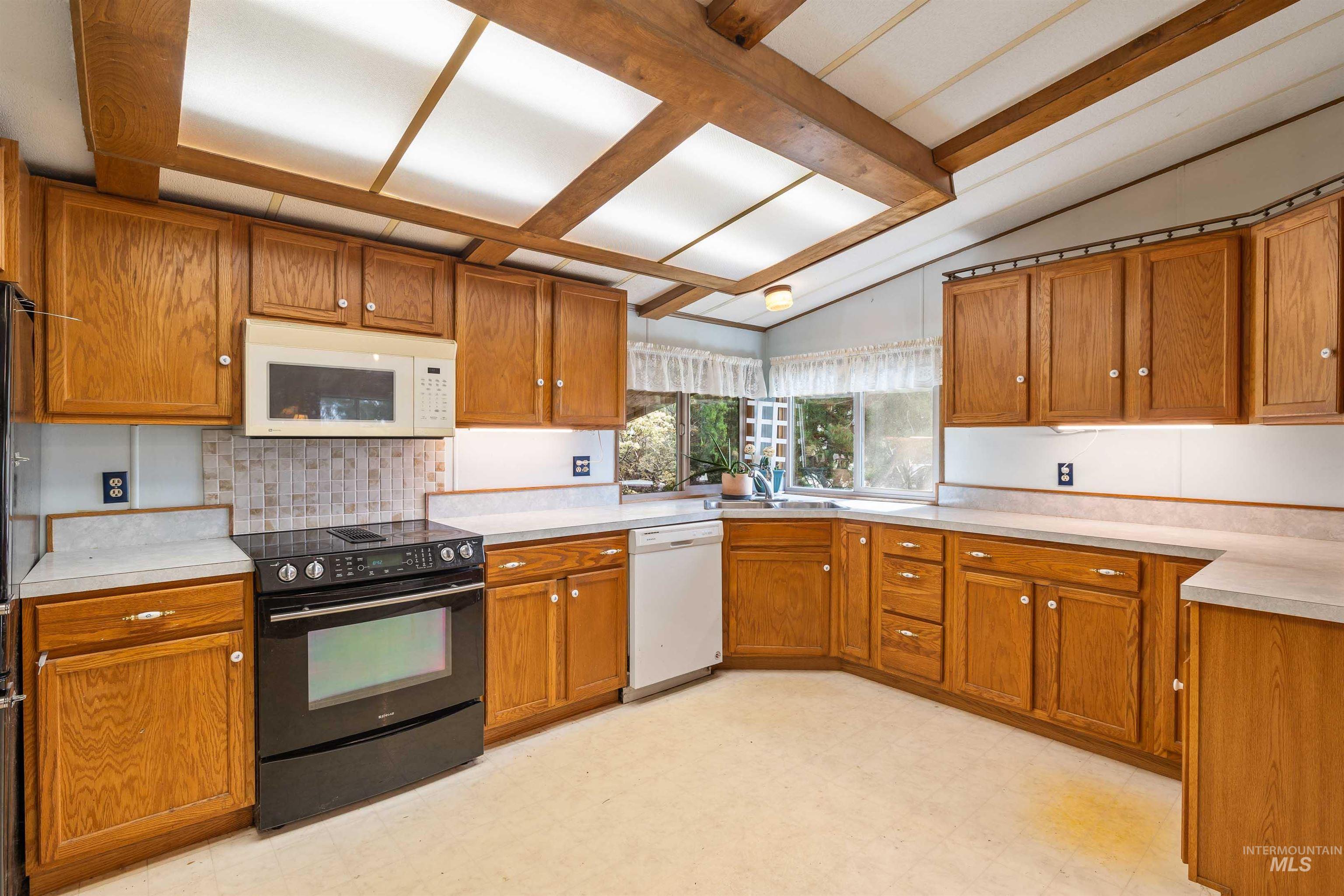 236 N 200 W, Jerome, Idaho 83338, 4 Bedrooms, 2 Bathrooms, Residential For Sale, Price $350,000, 98999643