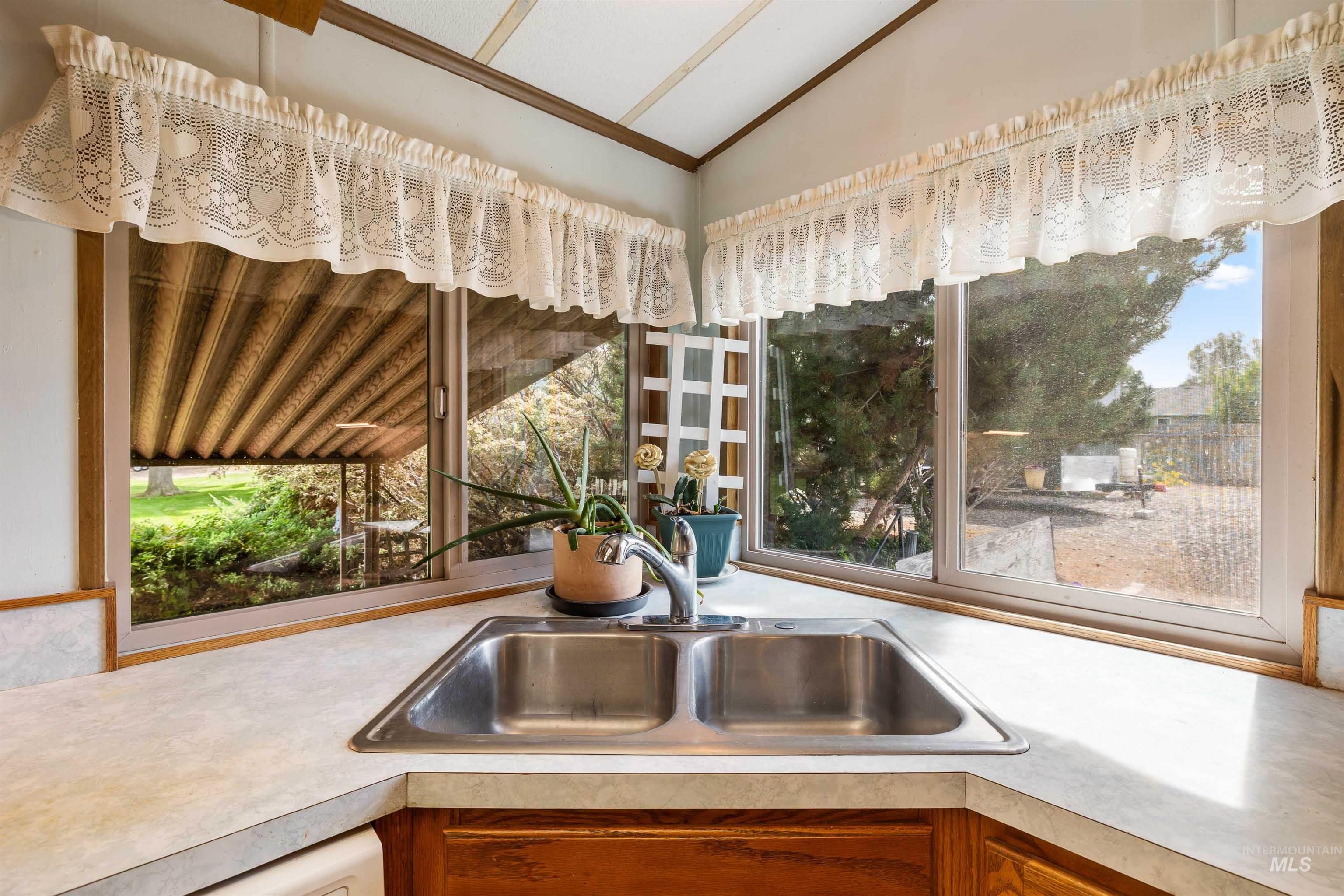 236 N 200 W, Jerome, Idaho 83338, 4 Bedrooms, 2 Bathrooms, Residential For Sale, Price $350,000, 98999643
