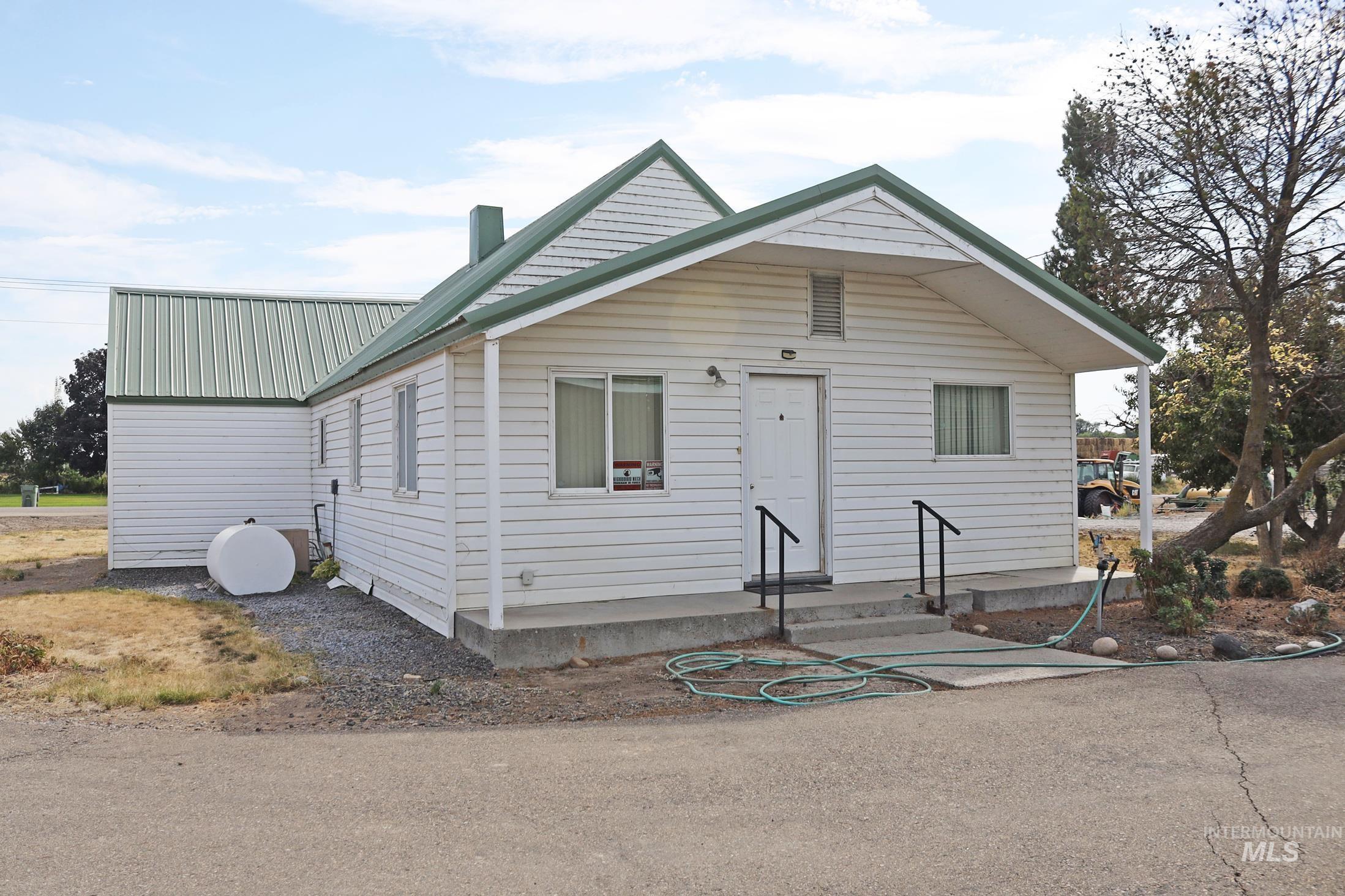 254 Ivy Road, Ontario, Idaho 97914, 3 Bedrooms, 1 Bathroom, Farm & Ranch For Sale, Price $950,000, 98999644