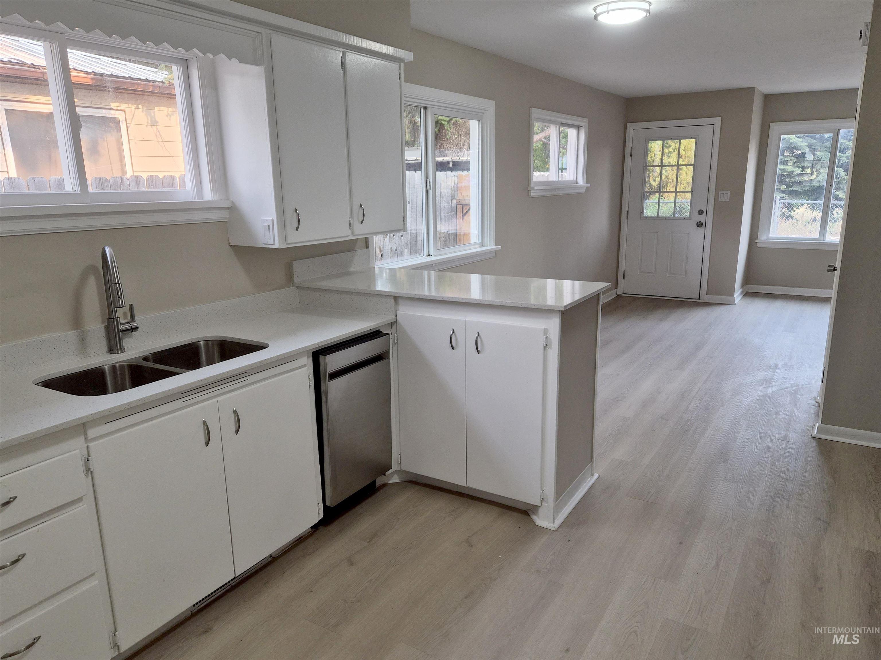 618 E Avenue D, Jerome, Idaho 83338, 2 Bedrooms, 1 Bathroom, Residential For Sale, Price $239,900, 98999645
