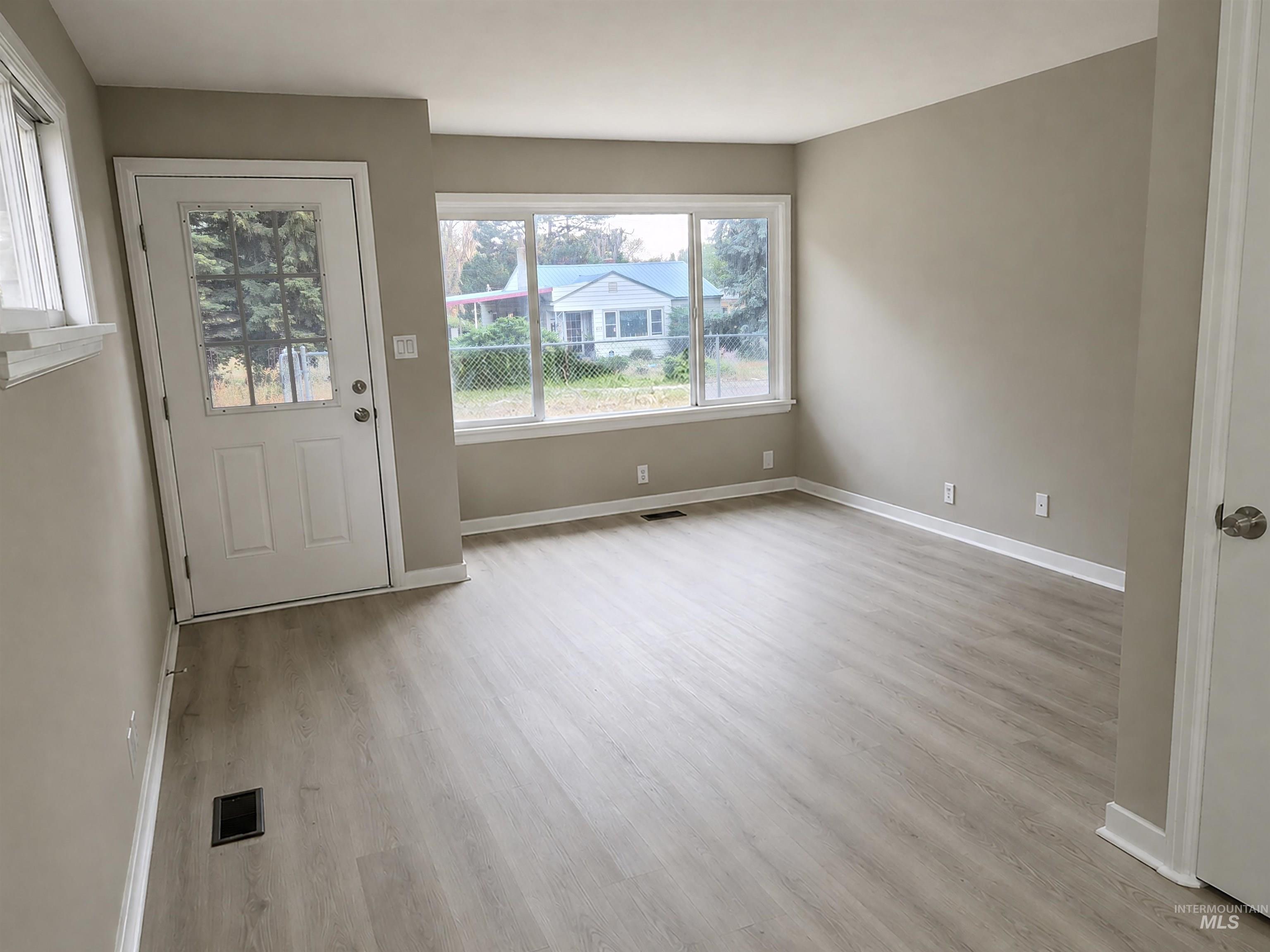618 E Avenue D, Jerome, Idaho 83338, 2 Bedrooms, 1 Bathroom, Residential For Sale, Price $239,900, 98999645