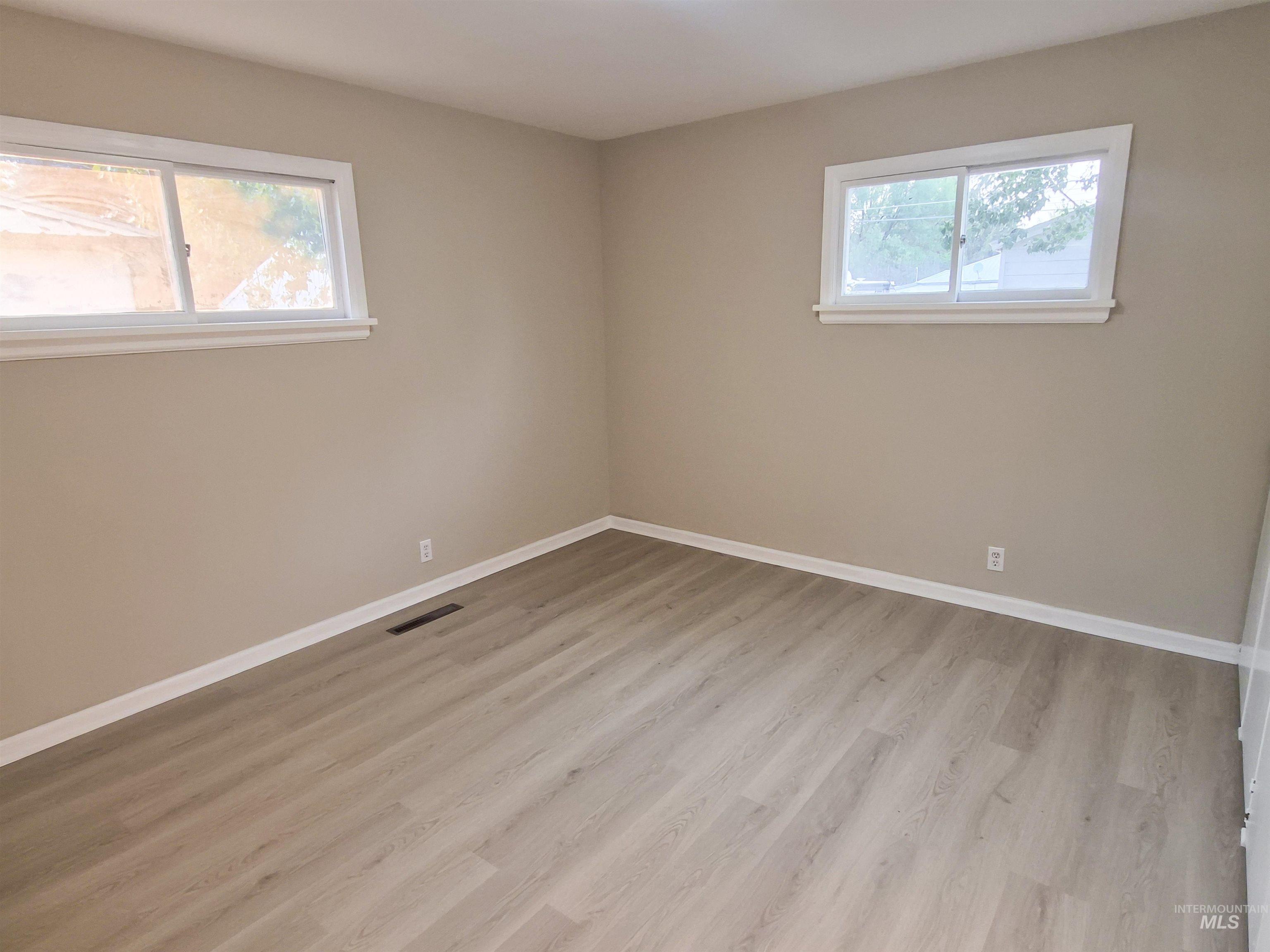 618 E Avenue D, Jerome, Idaho 83338, 2 Bedrooms, 1 Bathroom, Residential For Sale, Price $239,900, 98999645