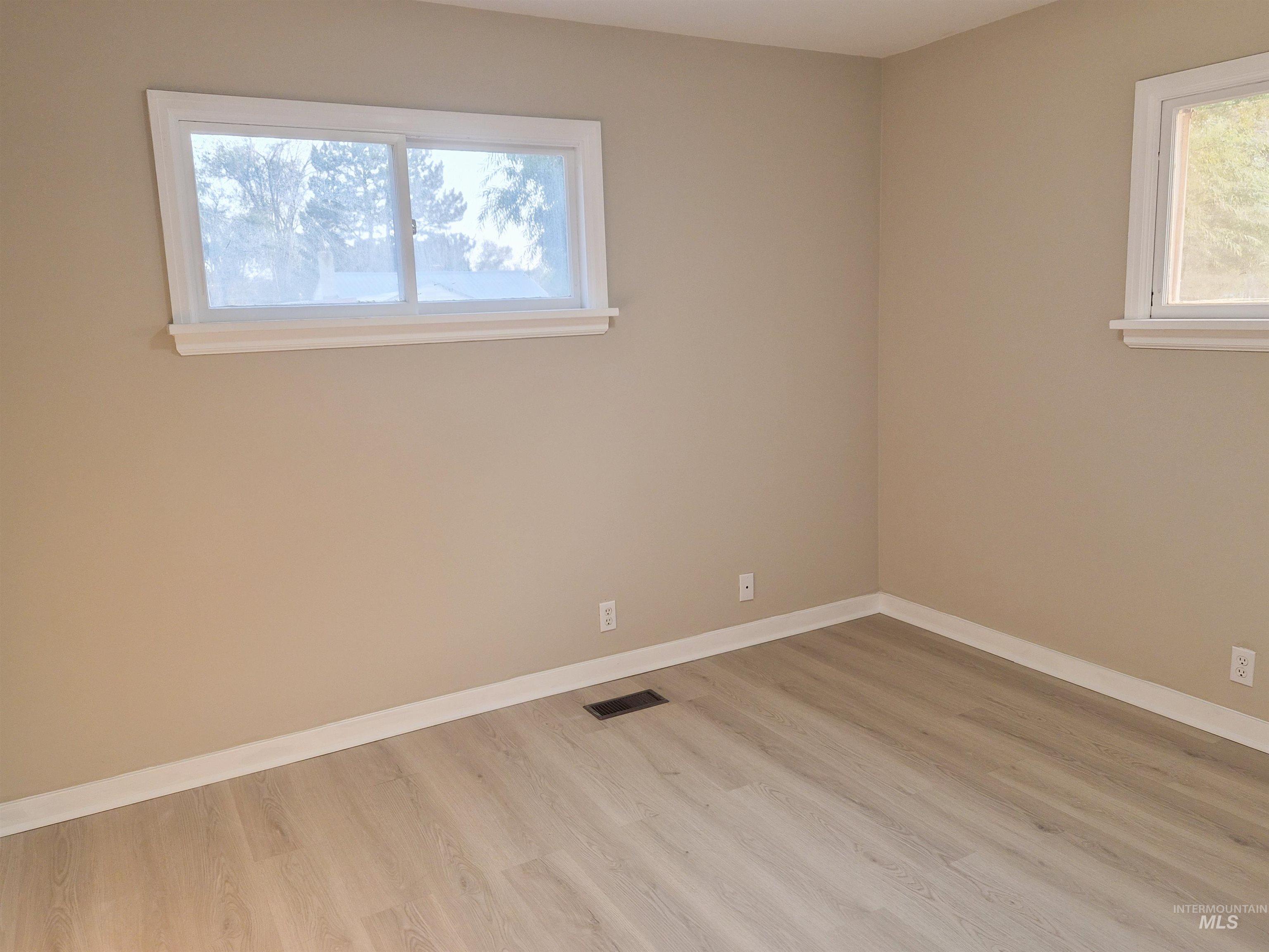 618 E Avenue D, Jerome, Idaho 83338, 2 Bedrooms, 1 Bathroom, Residential For Sale, Price $239,900, 98999645
